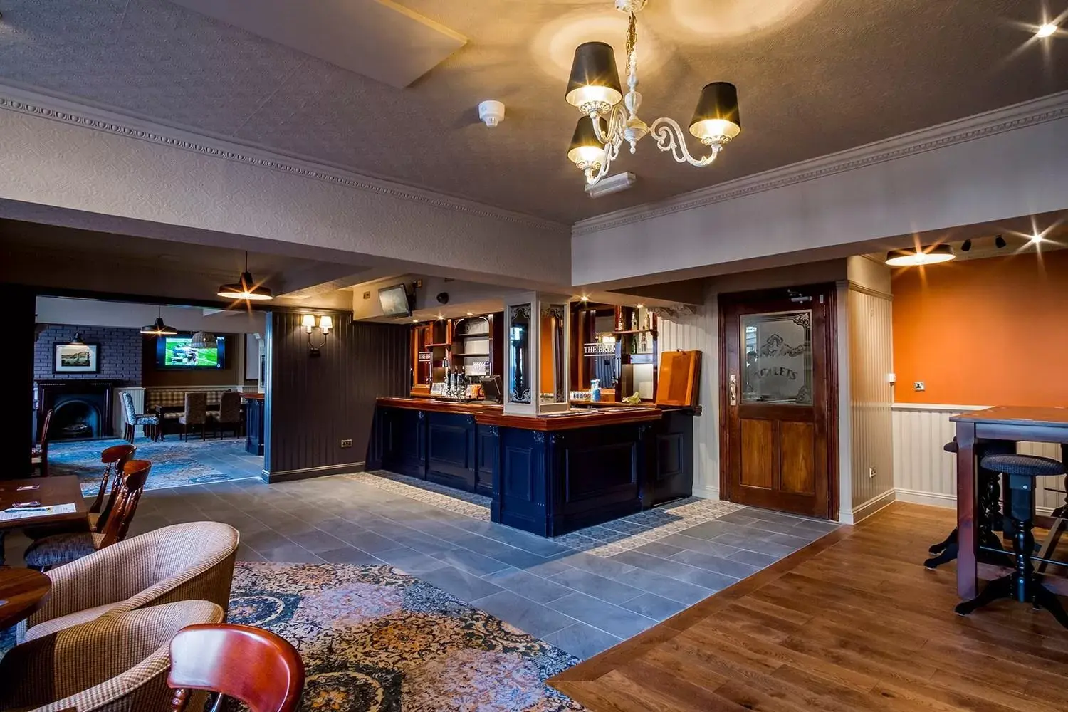 Lounge or bar, Lobby/Reception in Brunel Inn