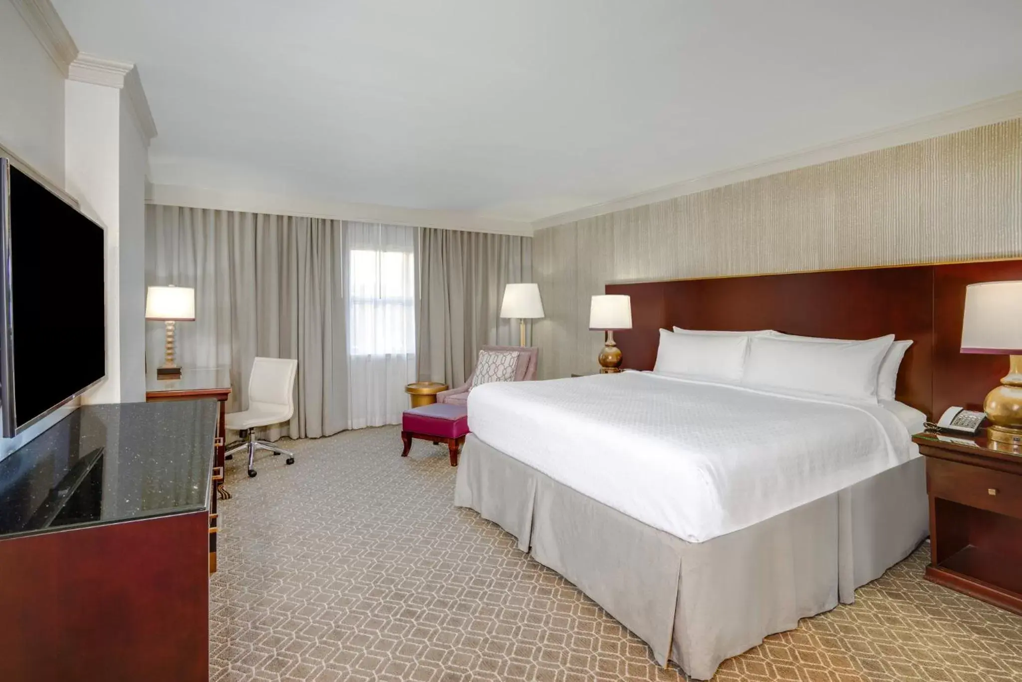 Photo of the whole room, Bed in Astor Crowne Plaza New Orleans French Quarter, Corner of Bourbon and Canal
