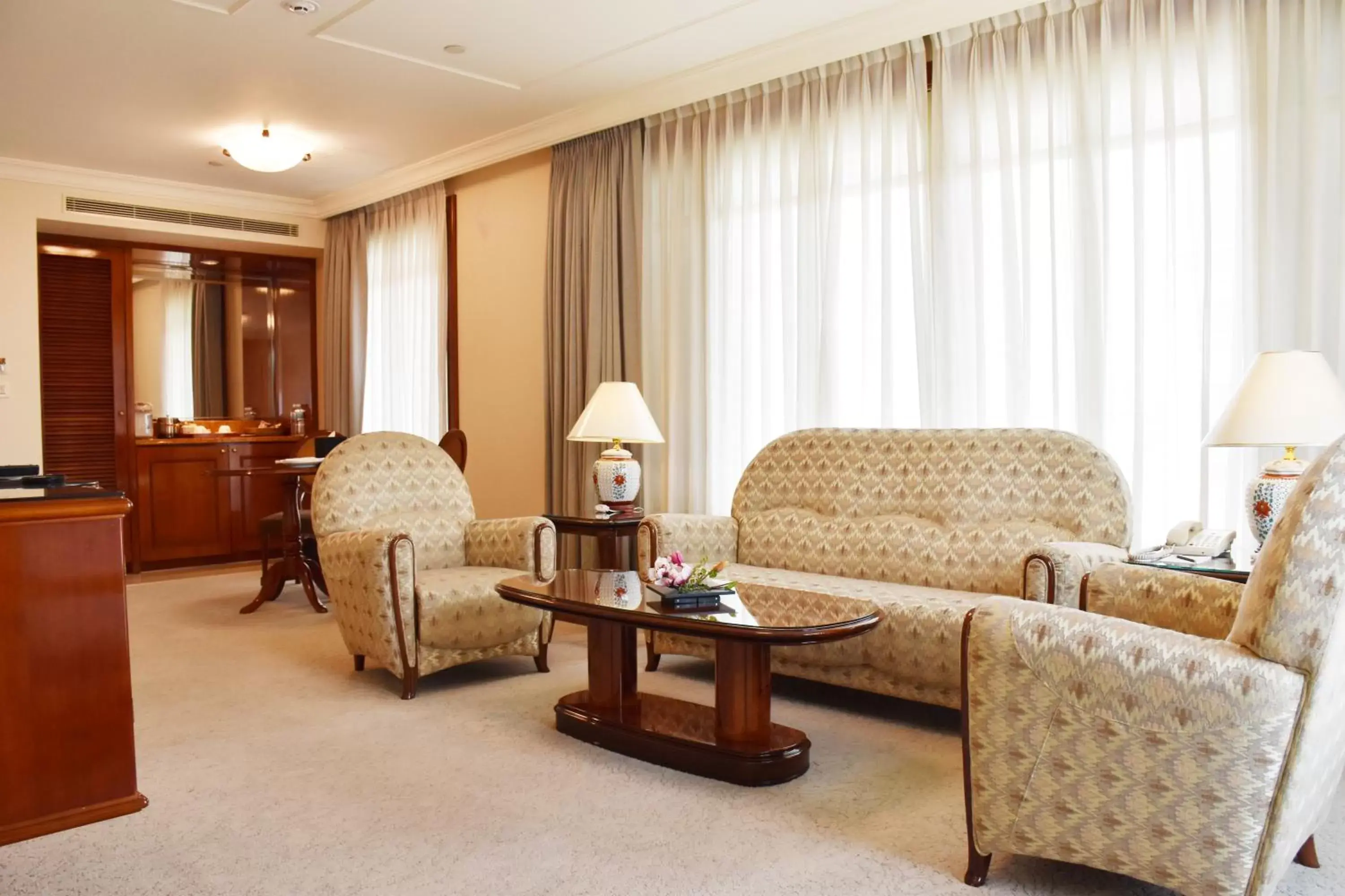 Living room, Seating Area in Evergreen Laurel Hotel Taipei