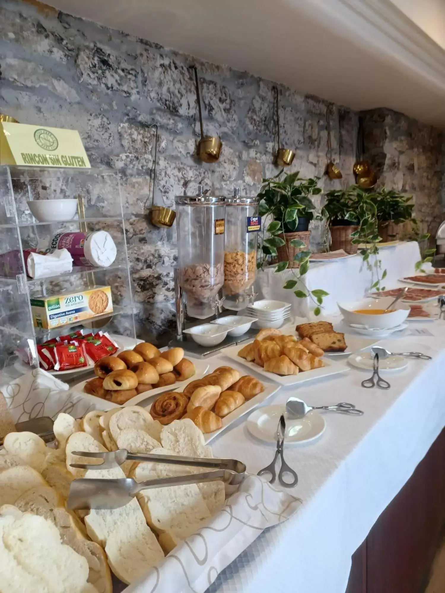 Breakfast in Hotel Palacio de la Magdalena