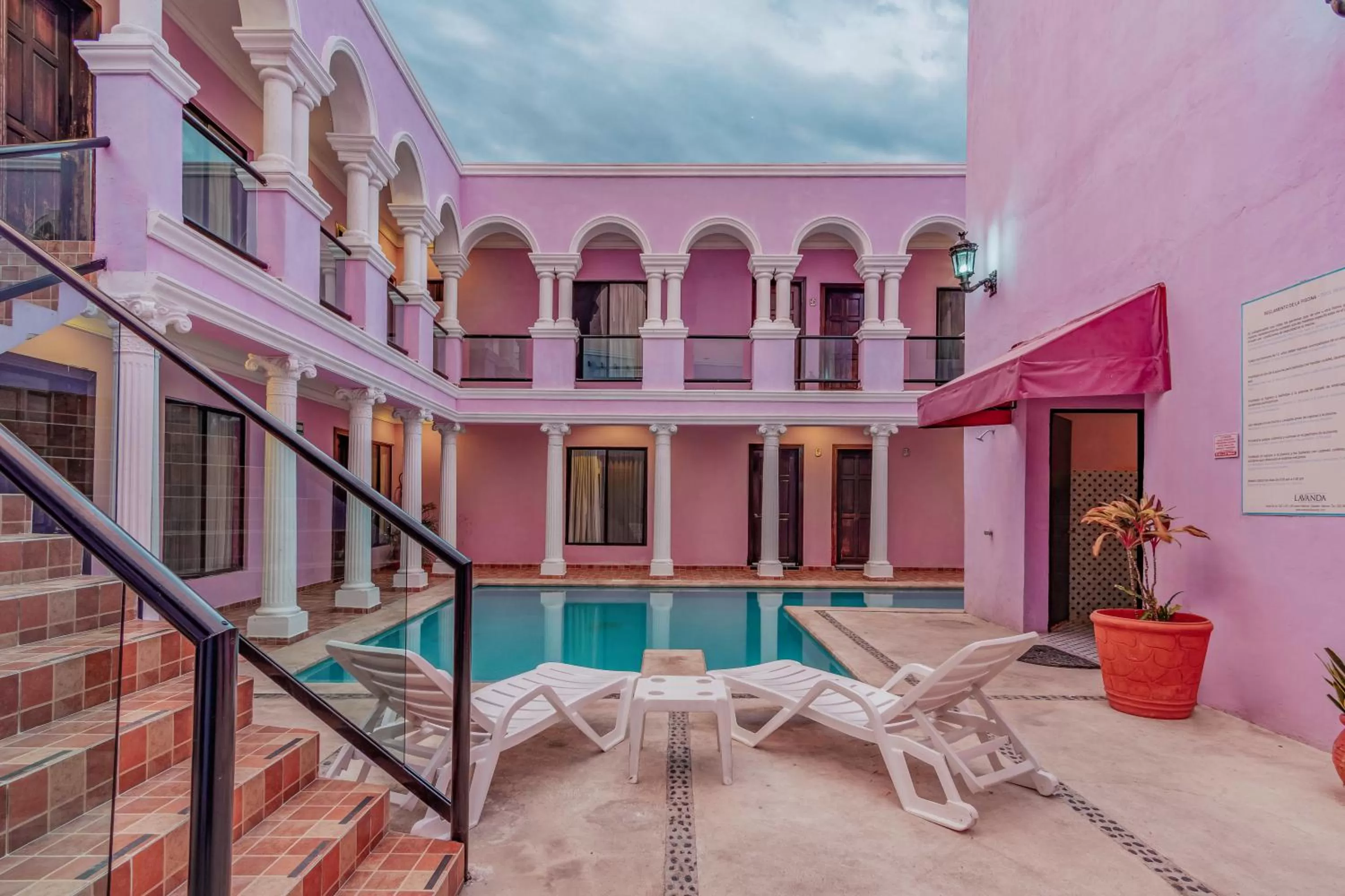 Swimming pool in Hotel Lavanda CAS Merida