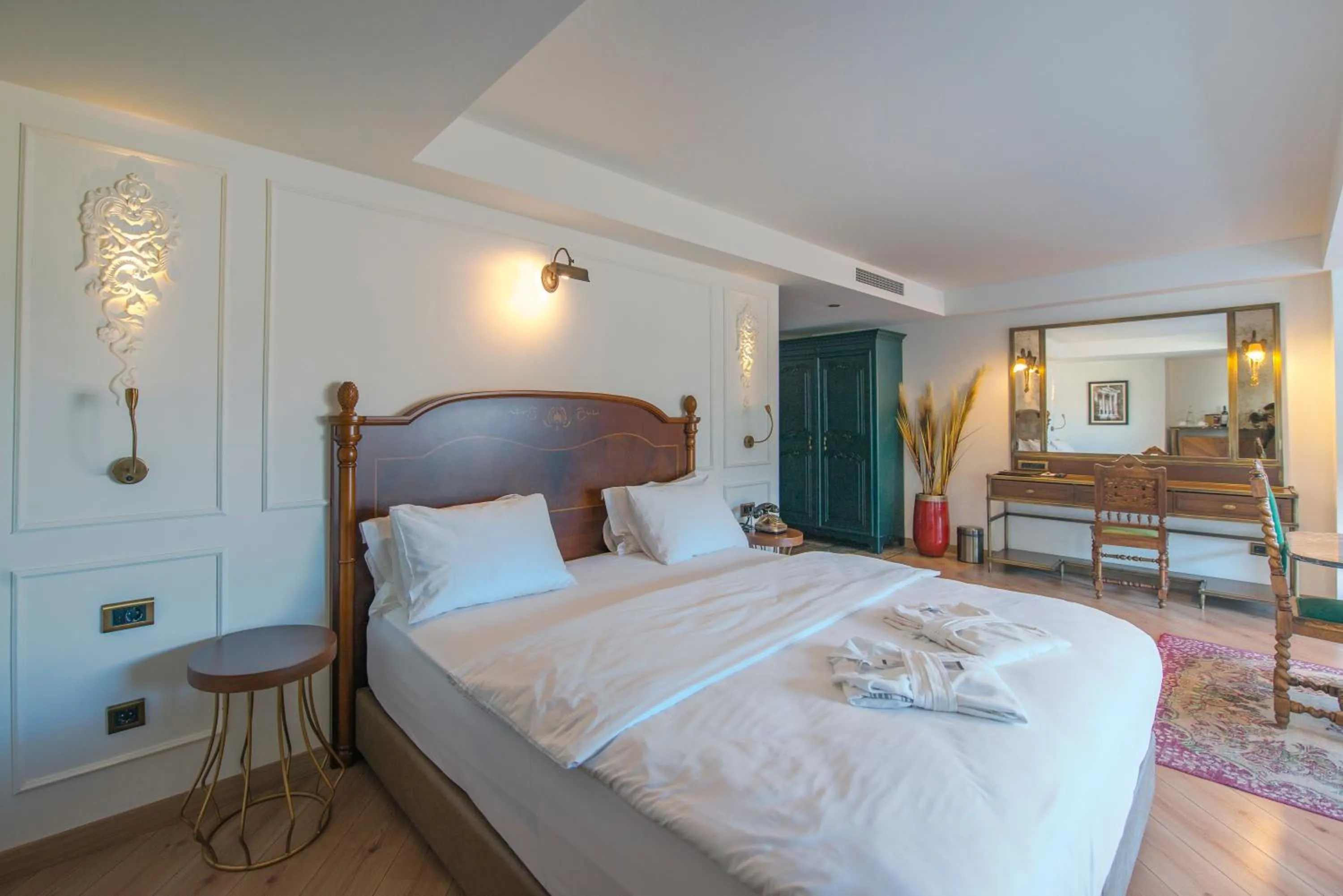 Photo of the whole room, Bed in Casa Margot Hotel - Adults Only