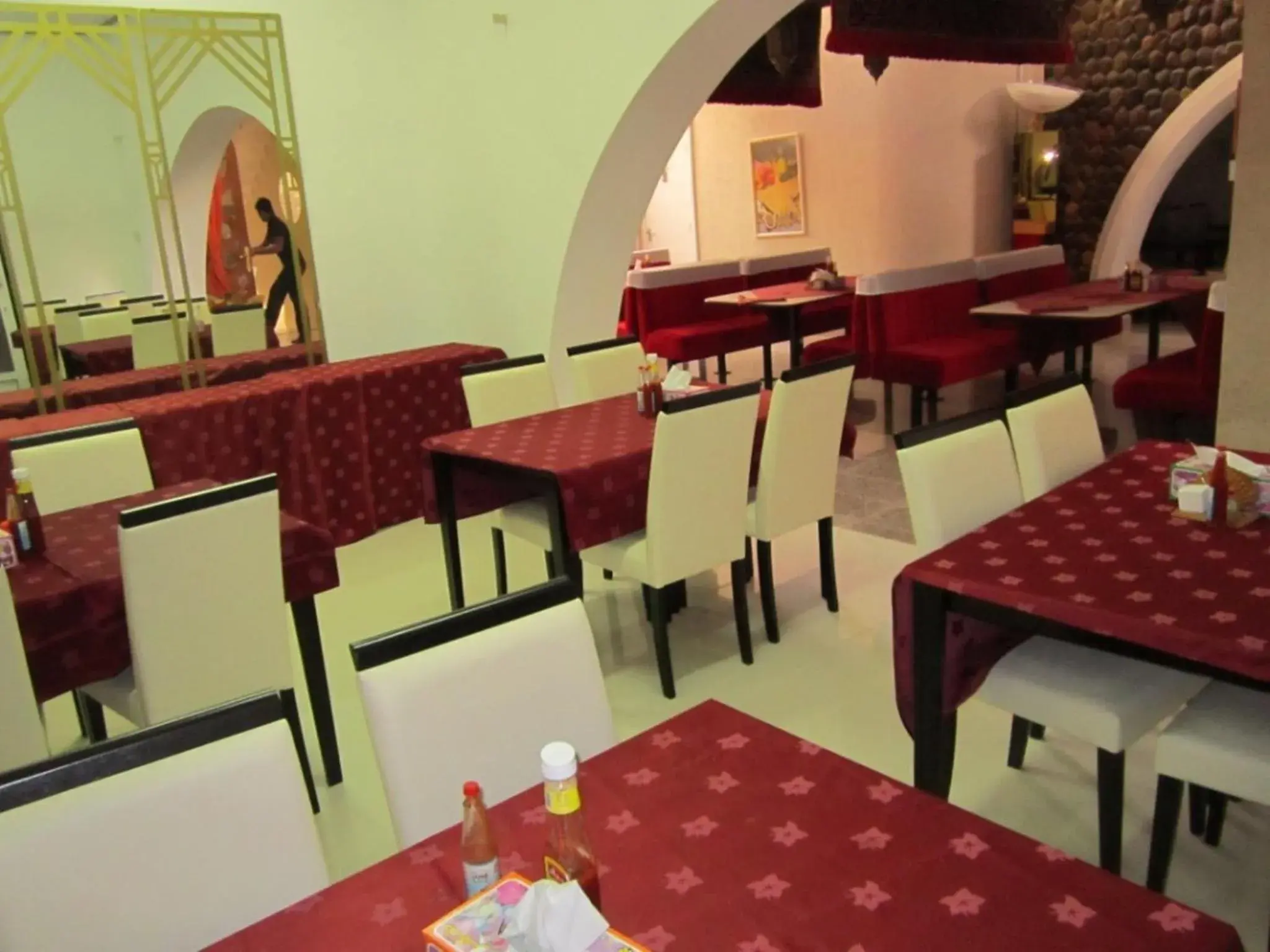 Restaurant/Places to Eat in Qurum Beach Hotel