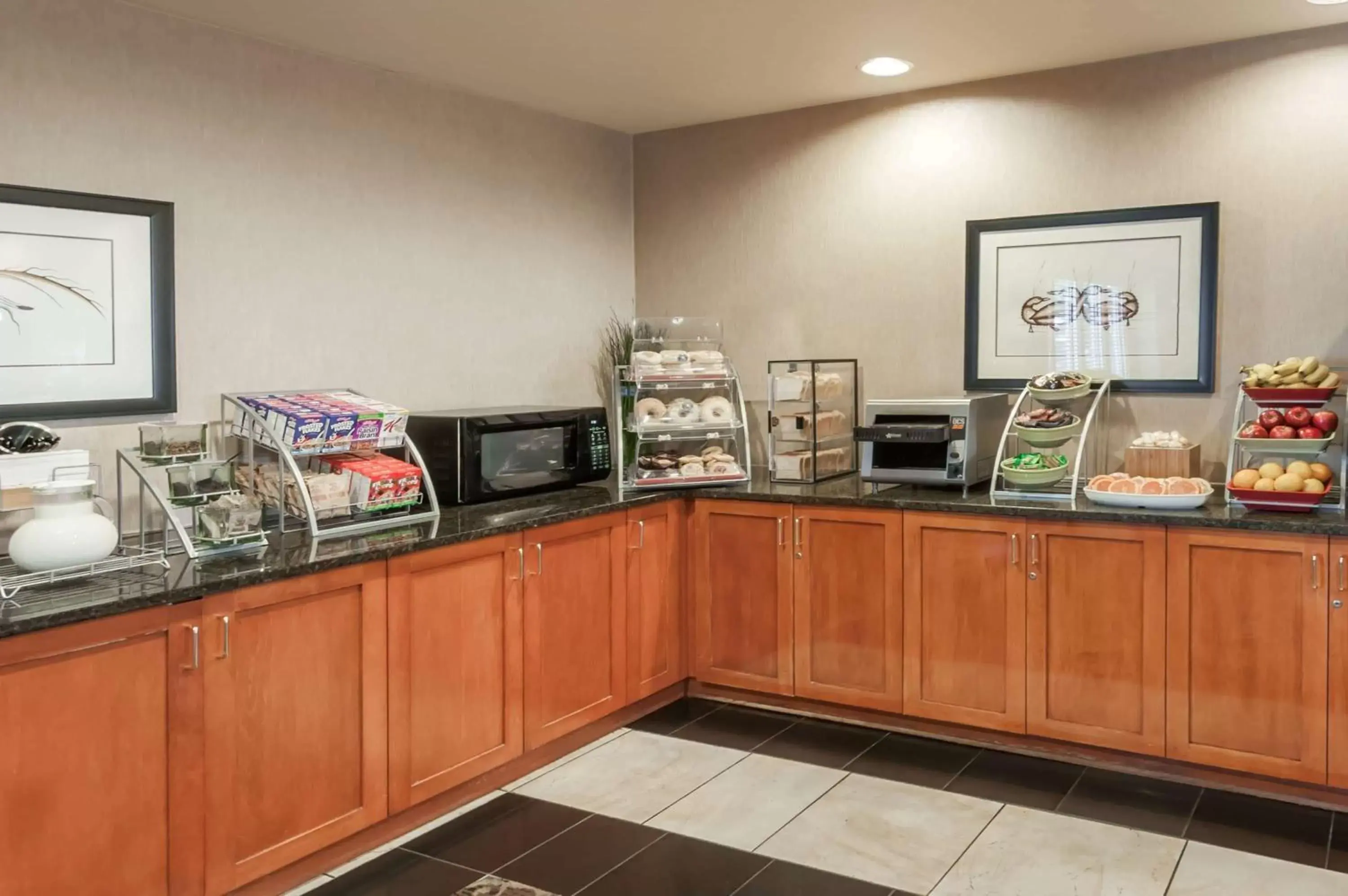 Restaurant/places to eat in Wingate by Wyndham - Edmonton West Restaurant/places to eat in Wingate by Wyndham - Edmonton West