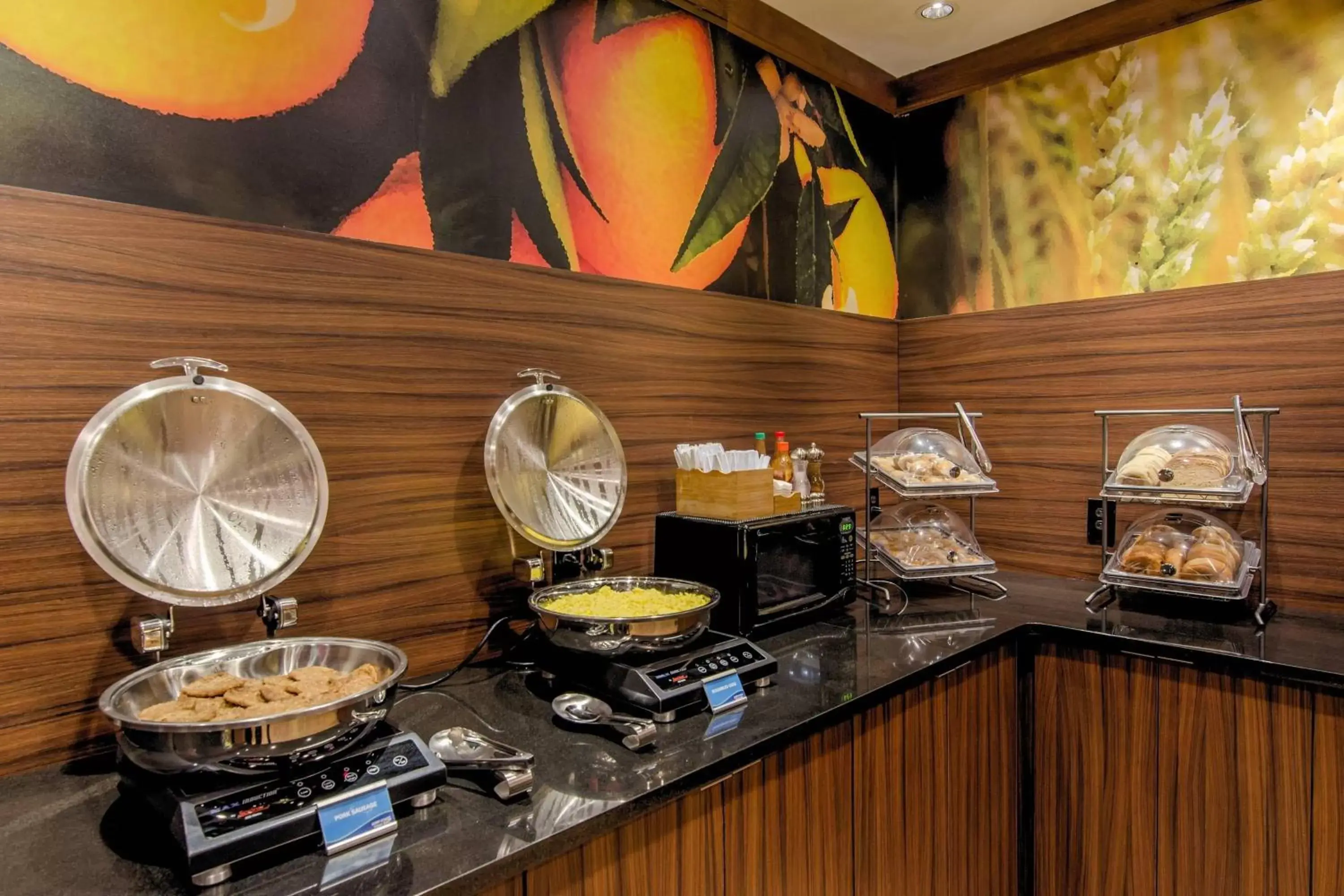 Breakfast in Fairfield Inn and Suites by Marriott Potomac Mills Woodbridge