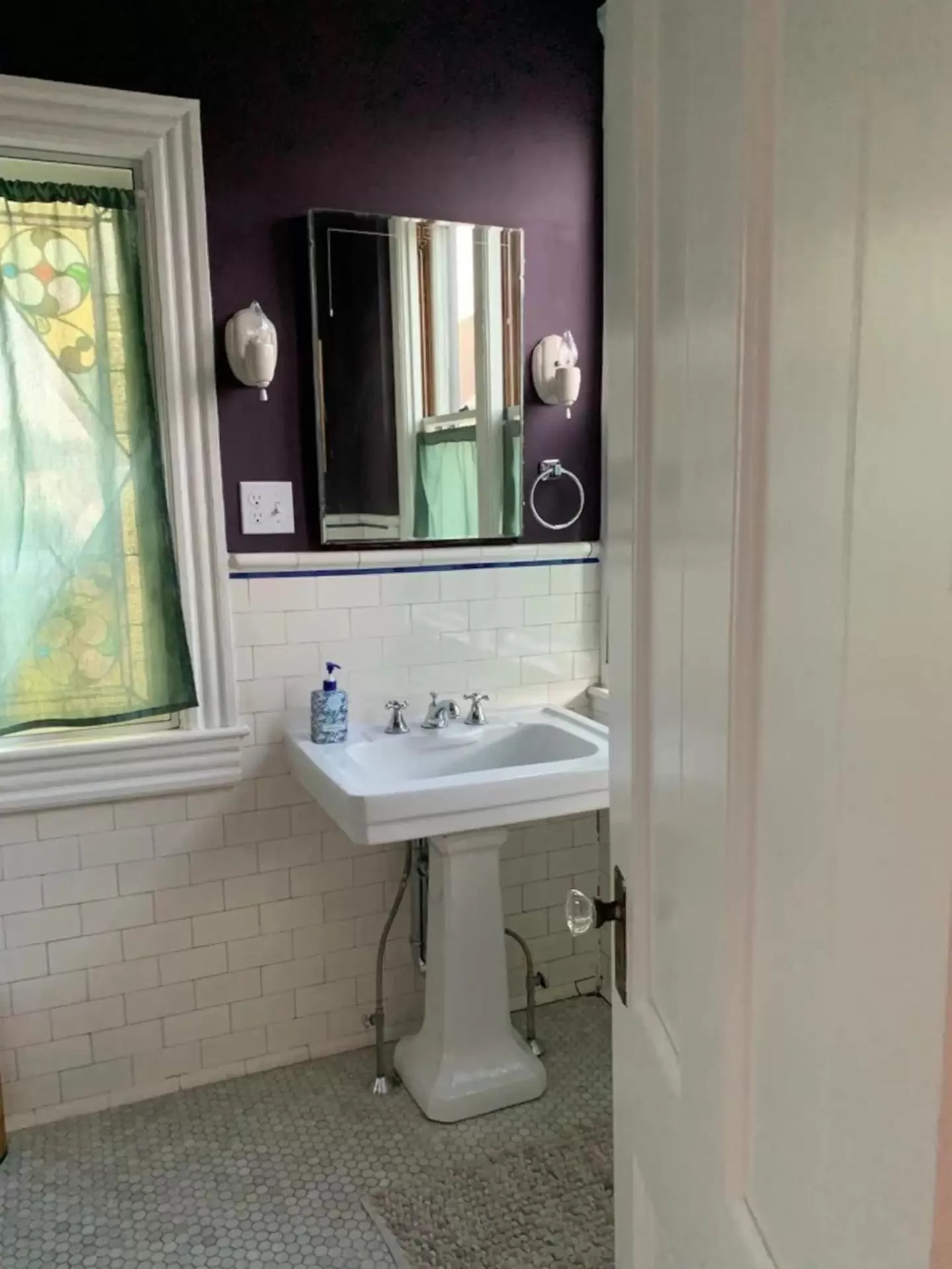 Bathroom in The Wedding Cake House