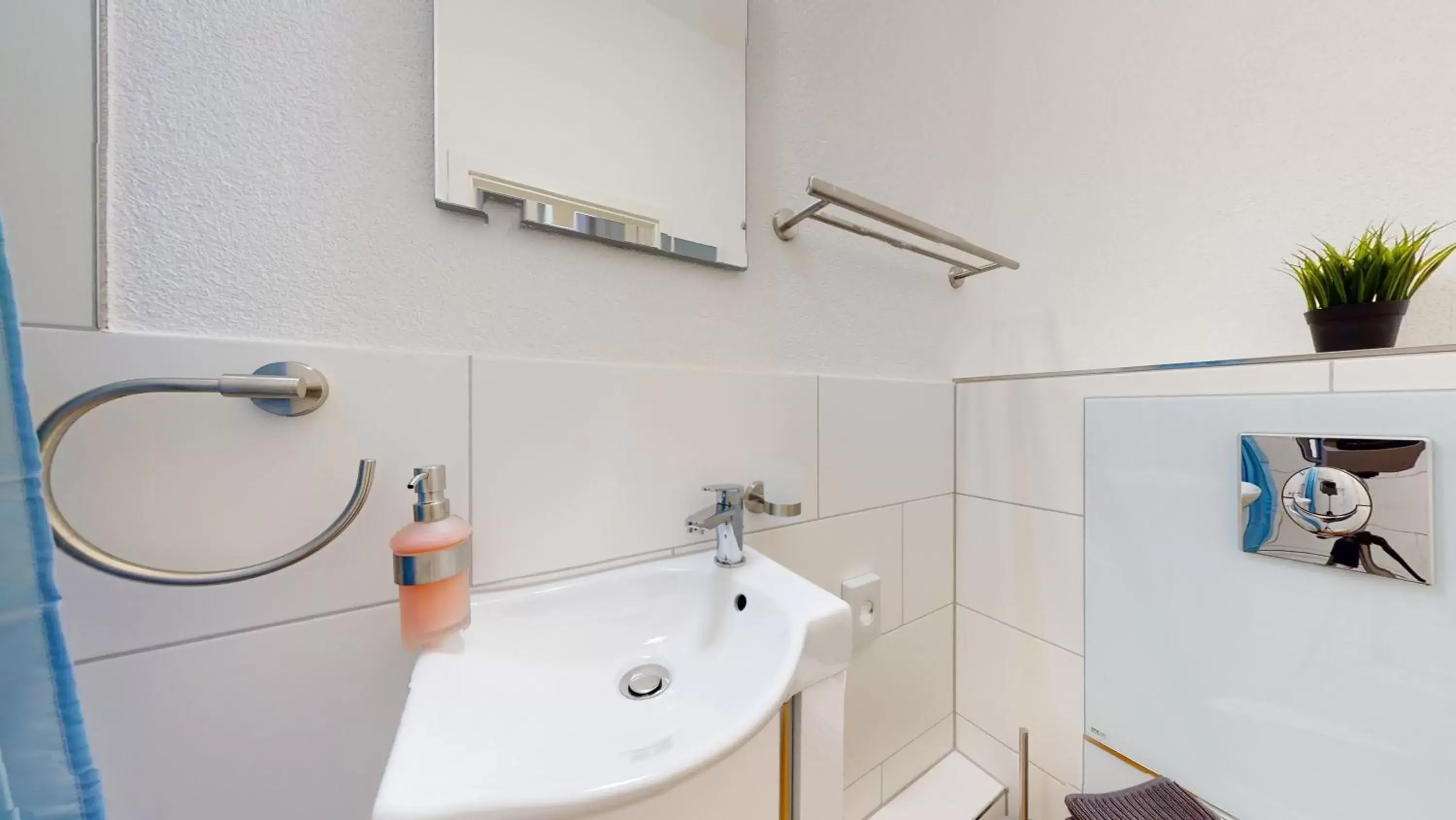 Toilet, Bathroom in Anstatthotel Affoltern am Albis - contactless check-in