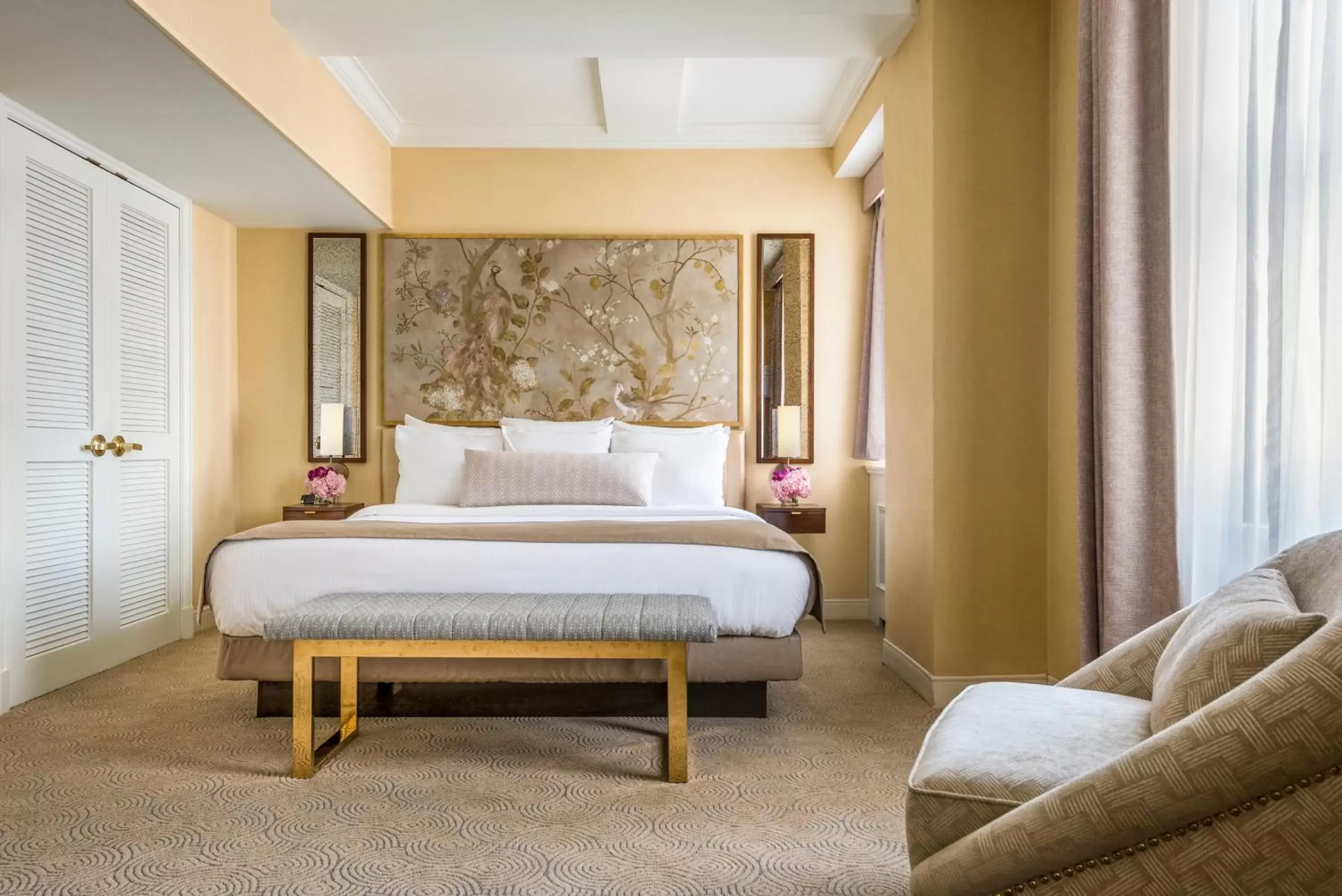 Bed in Warwick Allerton Chicago Bed in Warwick Allerton Chicago
