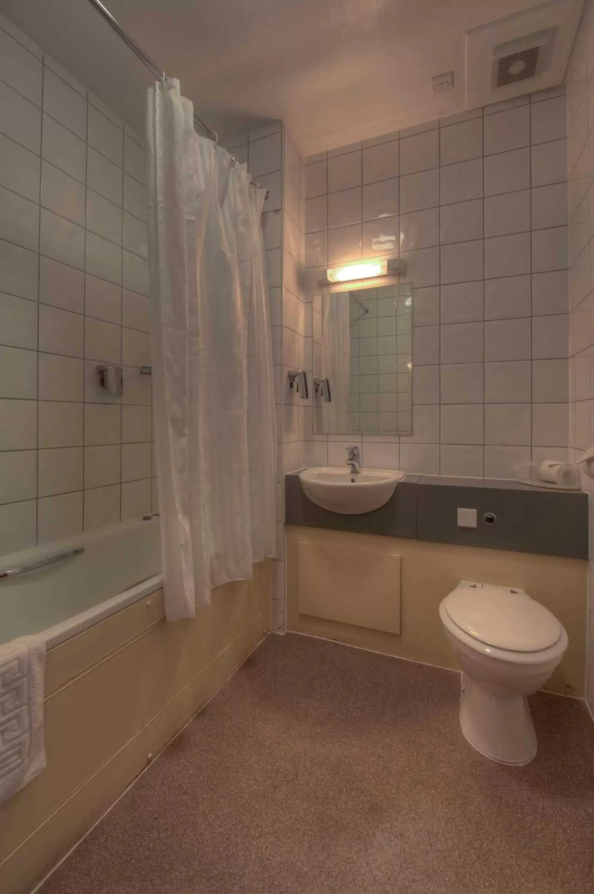 Bathroom in Kingstown Hotel by Greene King Inns