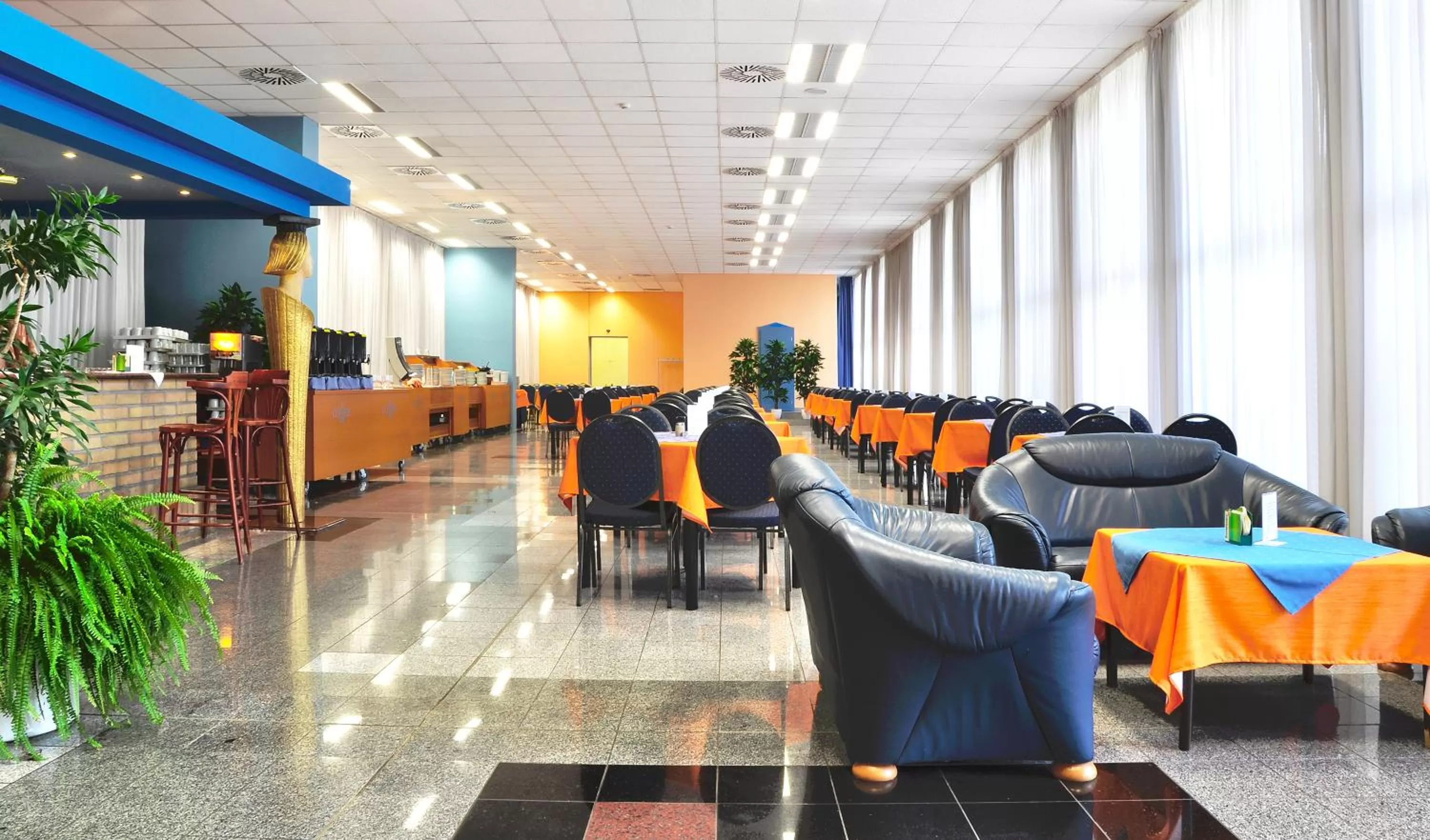 Restaurant/places to eat in Olympik Tristar