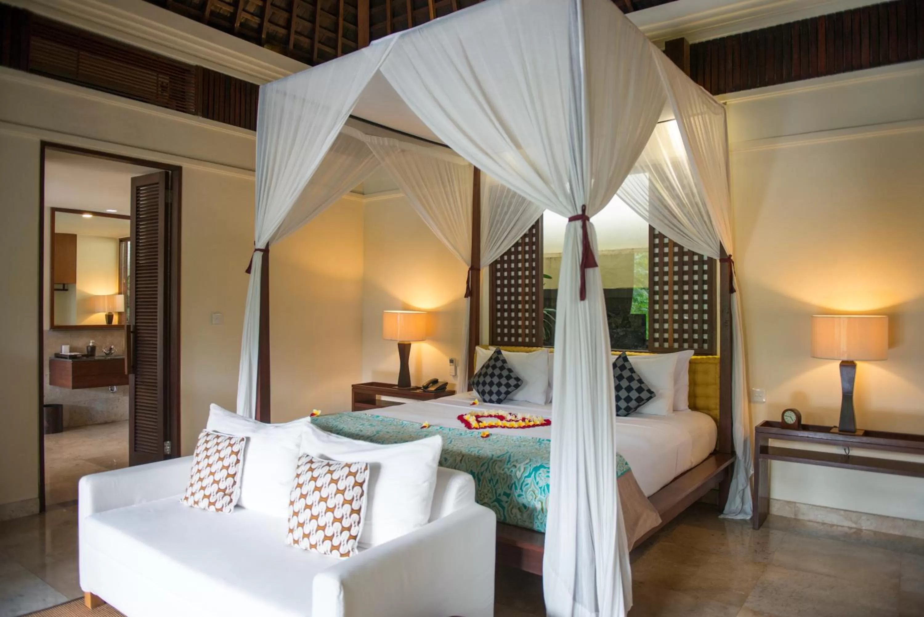 Photo of the whole room, Bed in Komaneka at Bisma Ubud