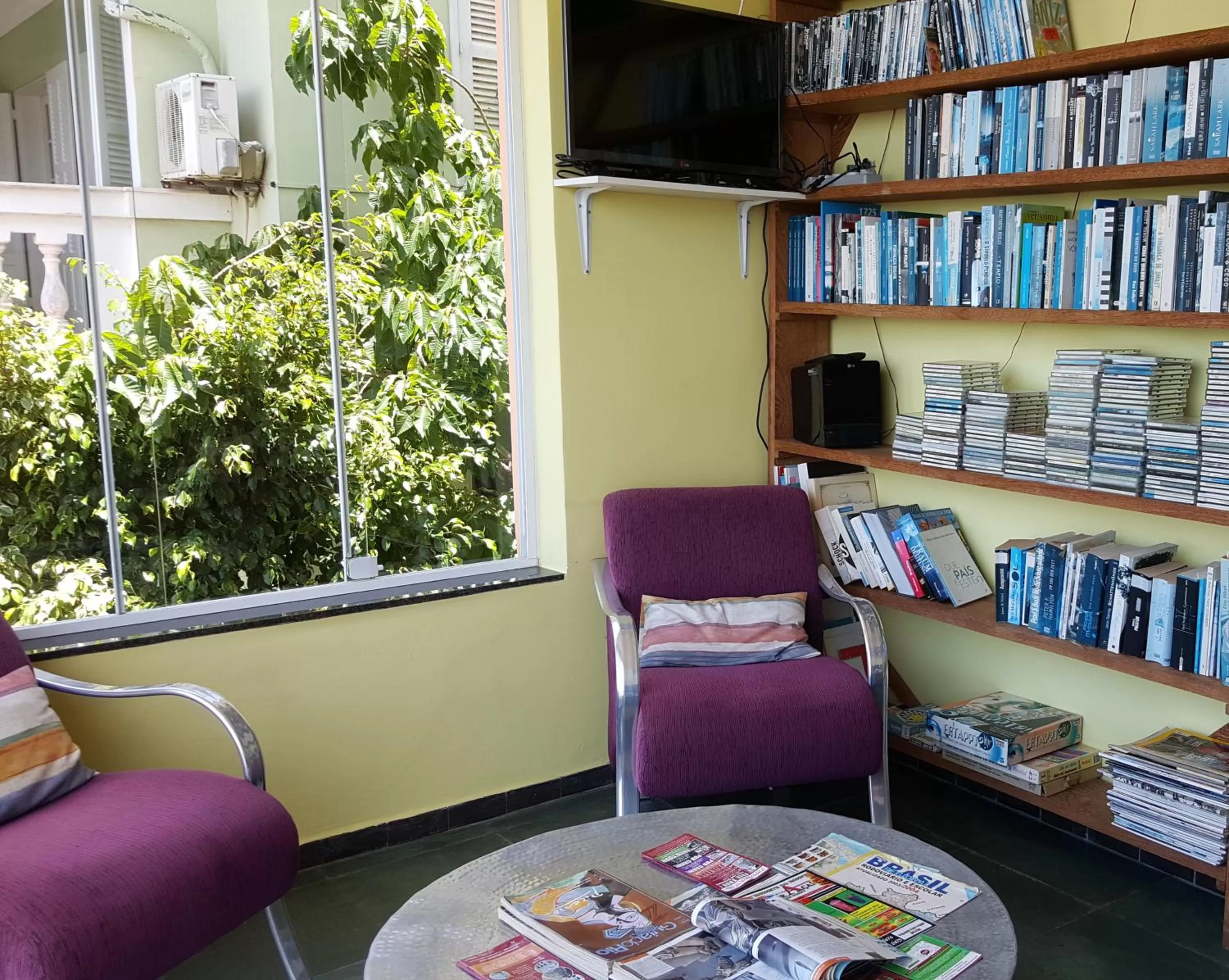 Communal lounge/ TV room in Casa Babilonia