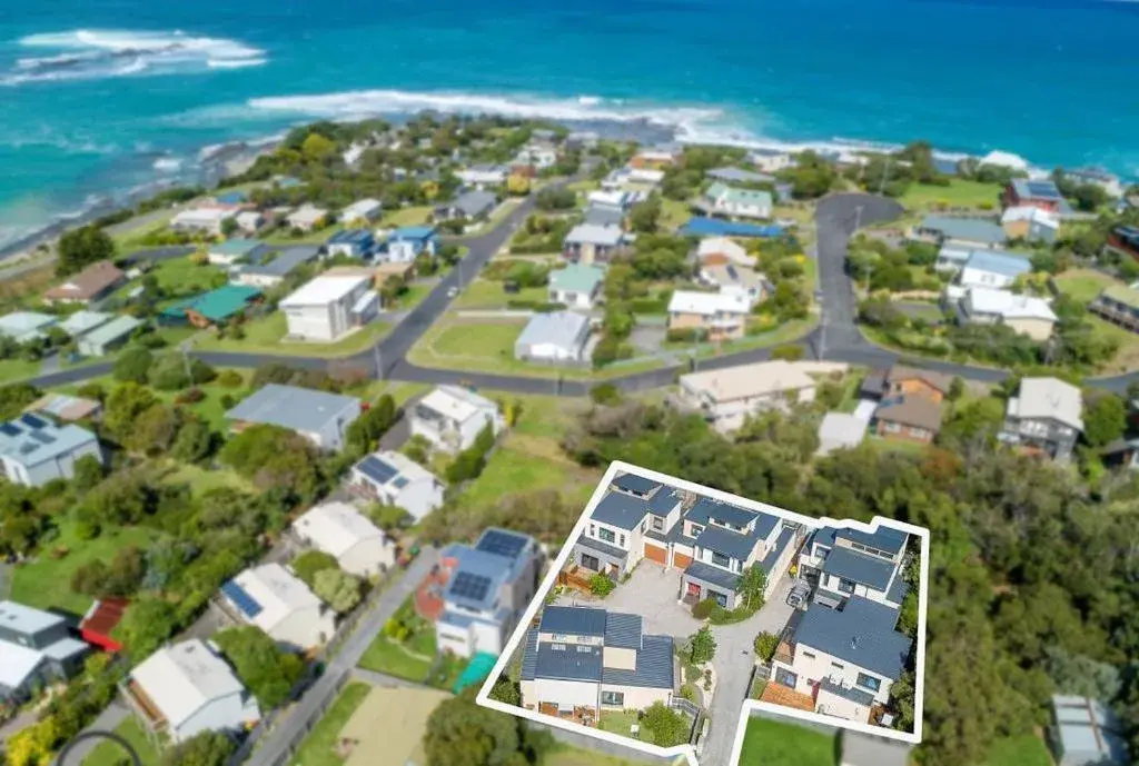 Bird's-eye View in Apollo Bay Seal Apartments