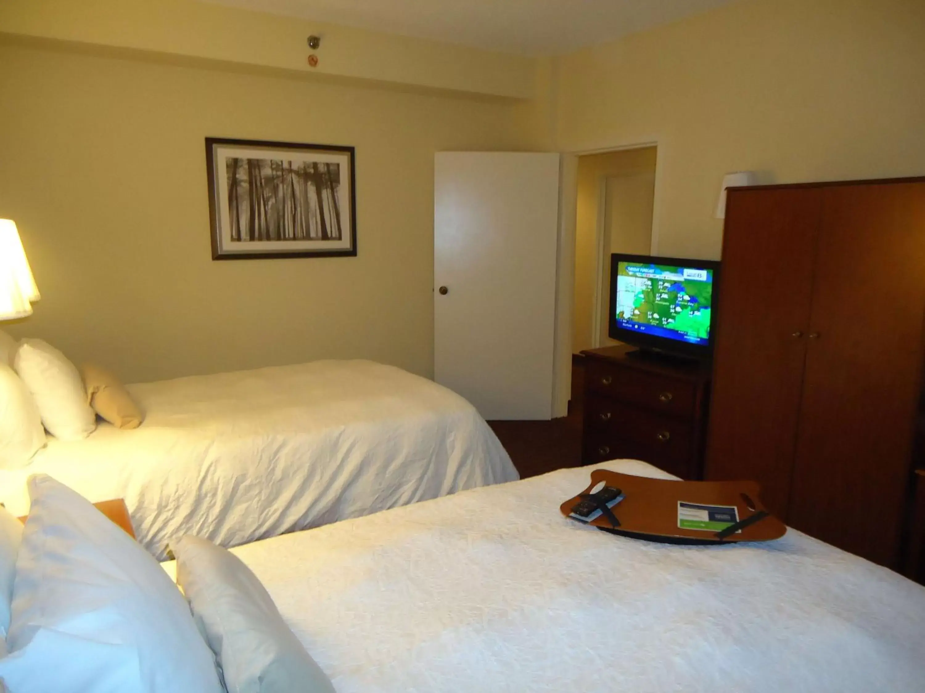 Bedroom, Bed in Hampton Inn Baltimore/Glen Burnie