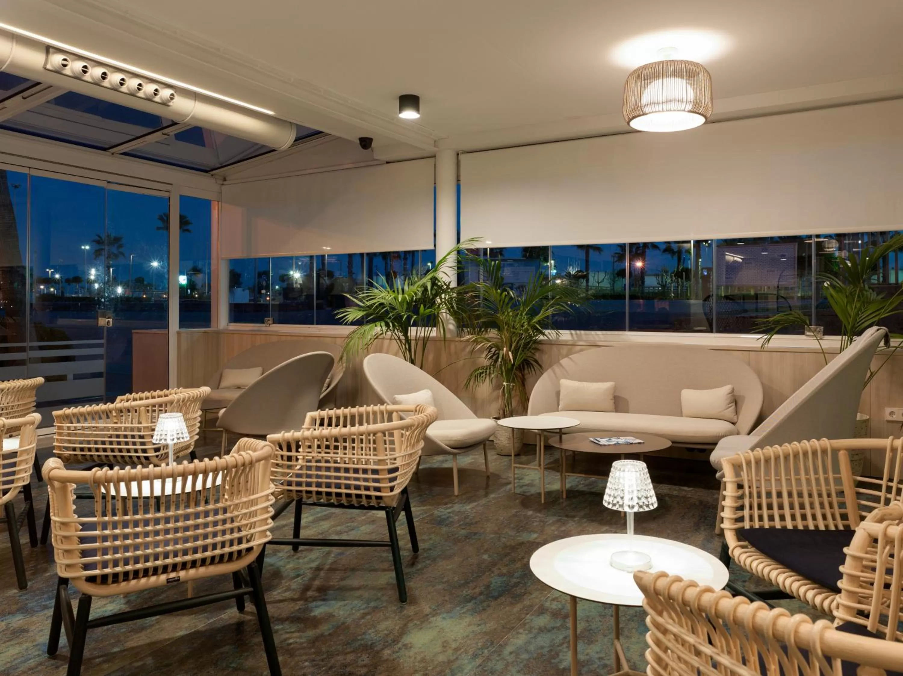 Lounge or bar in Hotel Neptuno Playa & Spa