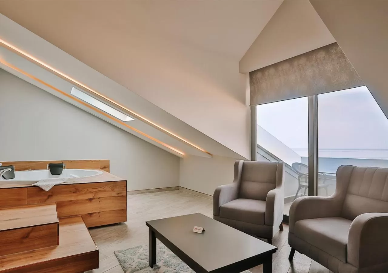 Balcony/Terrace in Peerless Villas Hotel