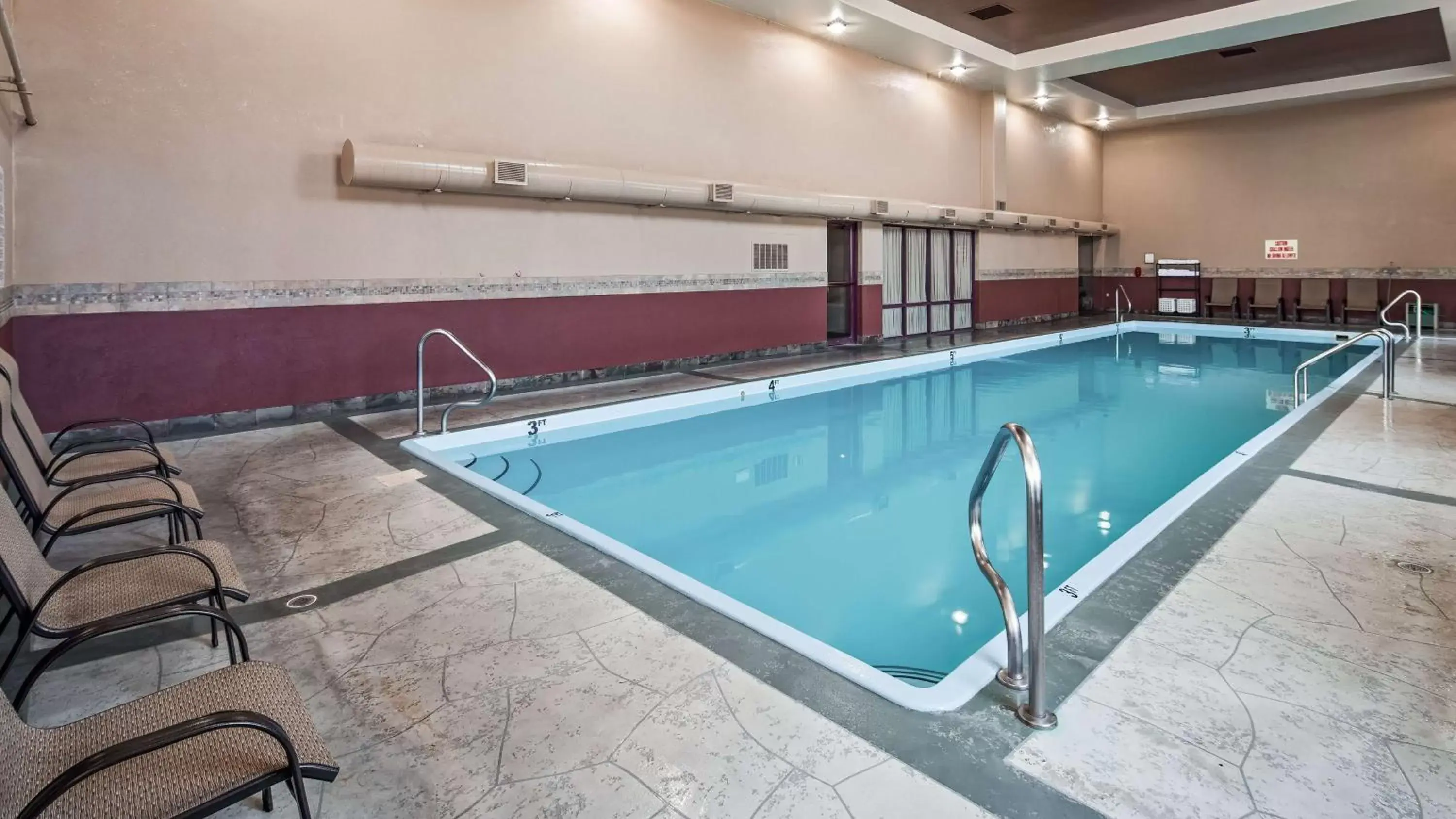 On site, Swimming Pool in Best Western Plus Flathead Lake Inn and Suites