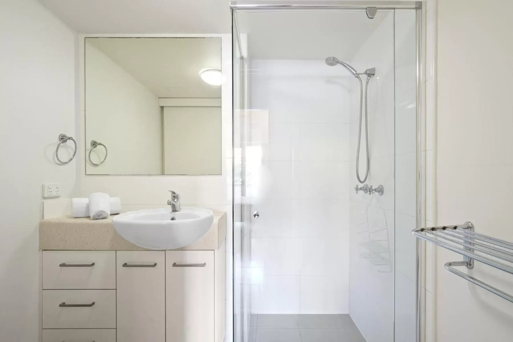 Shower, Bathroom in Kirra Palms Holiday Apartments