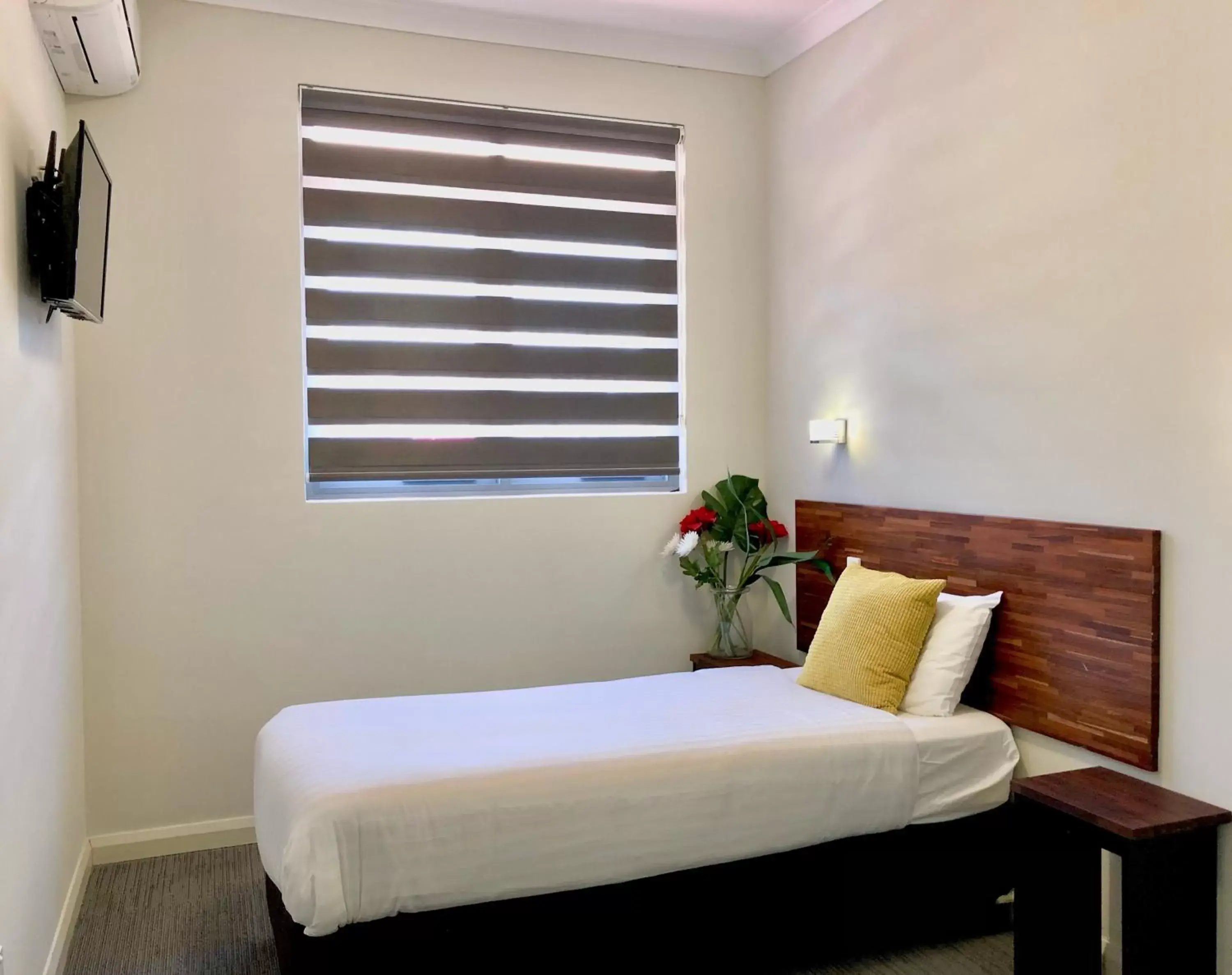 Property building, Bed in Gallery Hotel