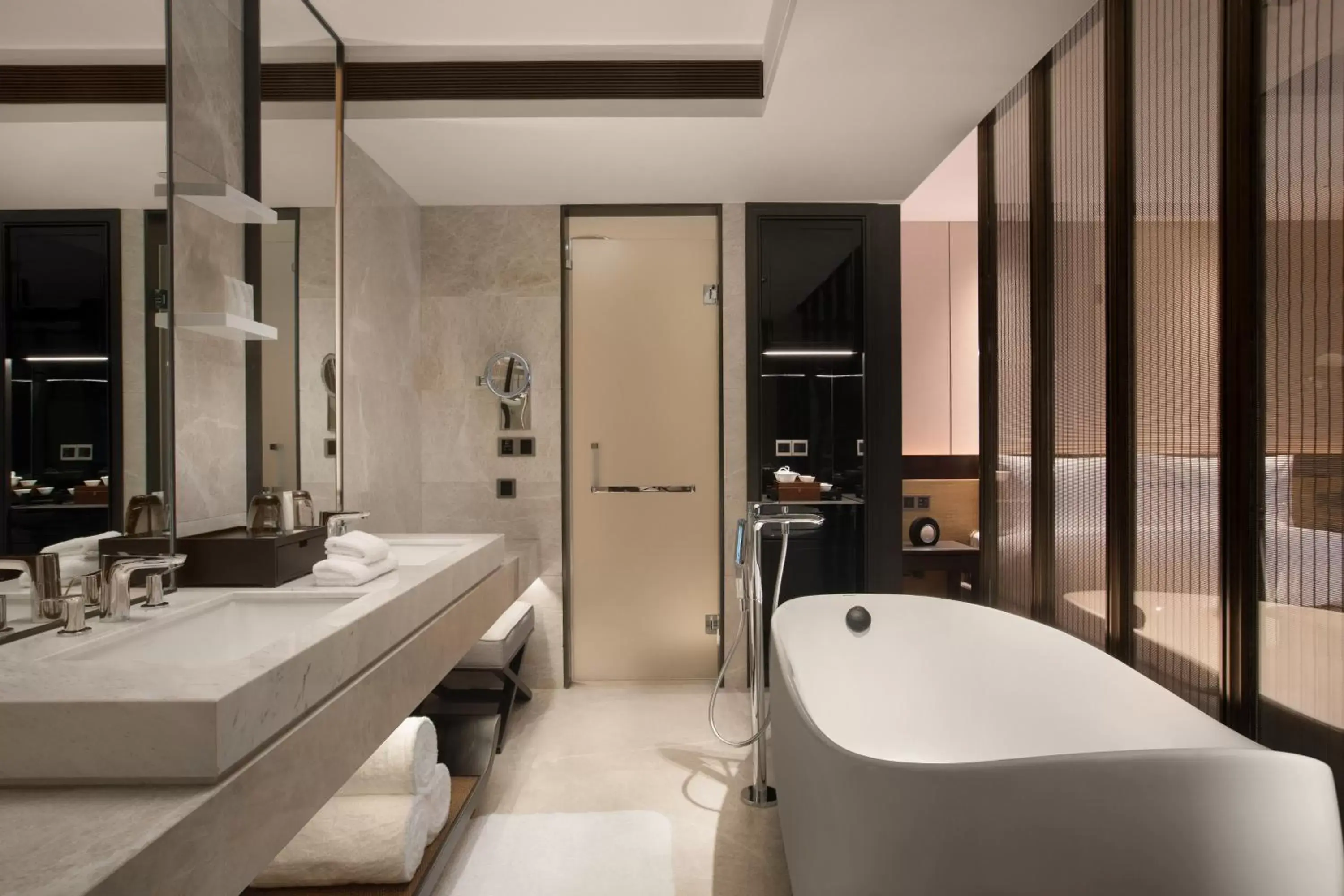 Bathroom in HUALUXE Xi'an Tanghua, an IHG Hotel