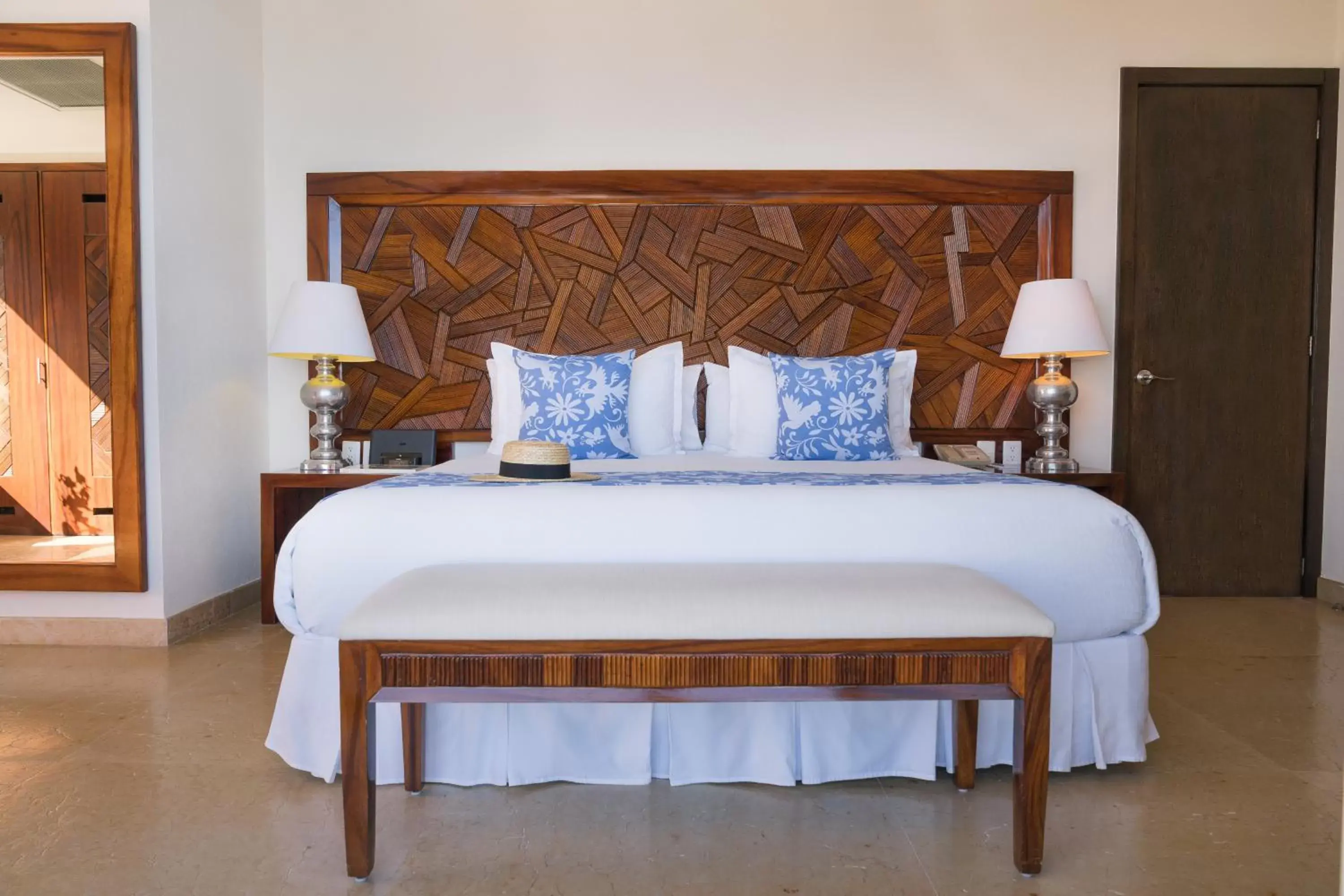 Bed in Grand Miramar All Luxury Suites & Residences