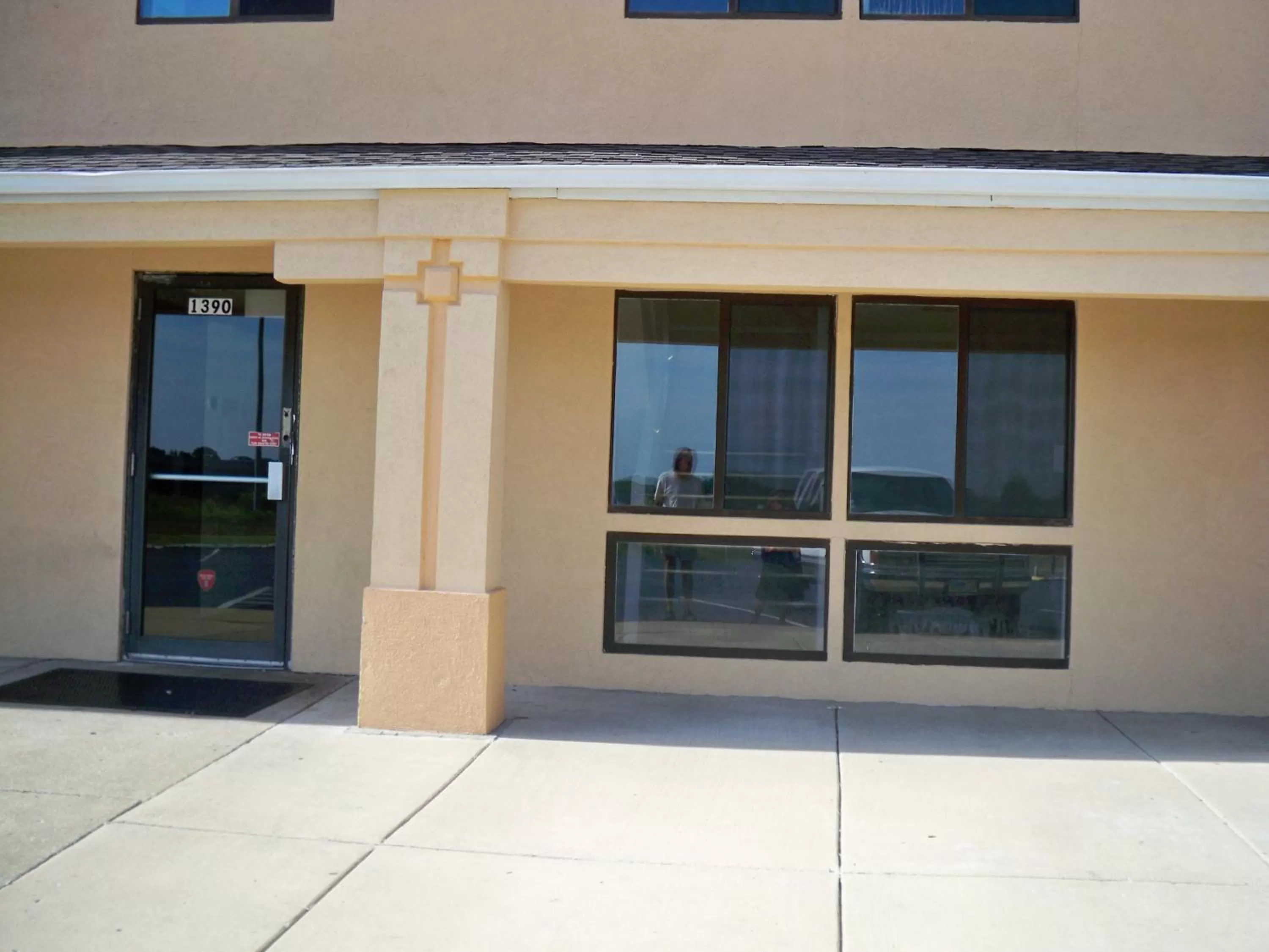 Facade/entrance in Economy Inn Wentzville