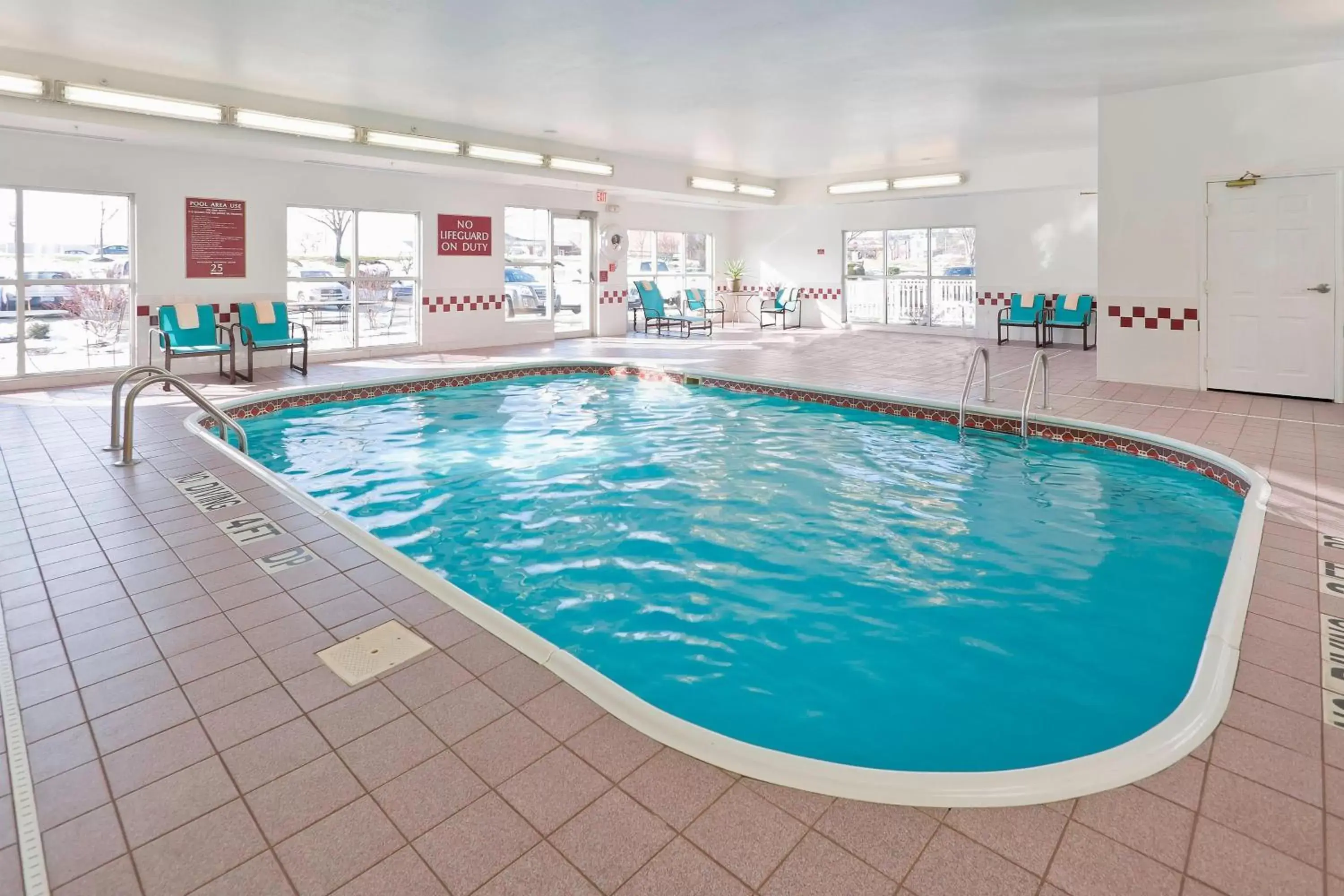 Swimming Pool in Residence Inn Canton