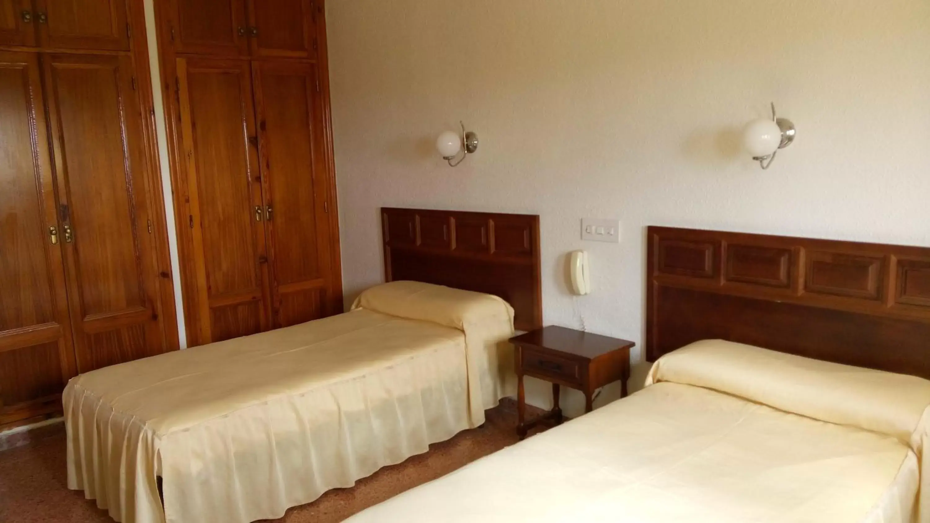 Bed in Hotel-Motel Sol II