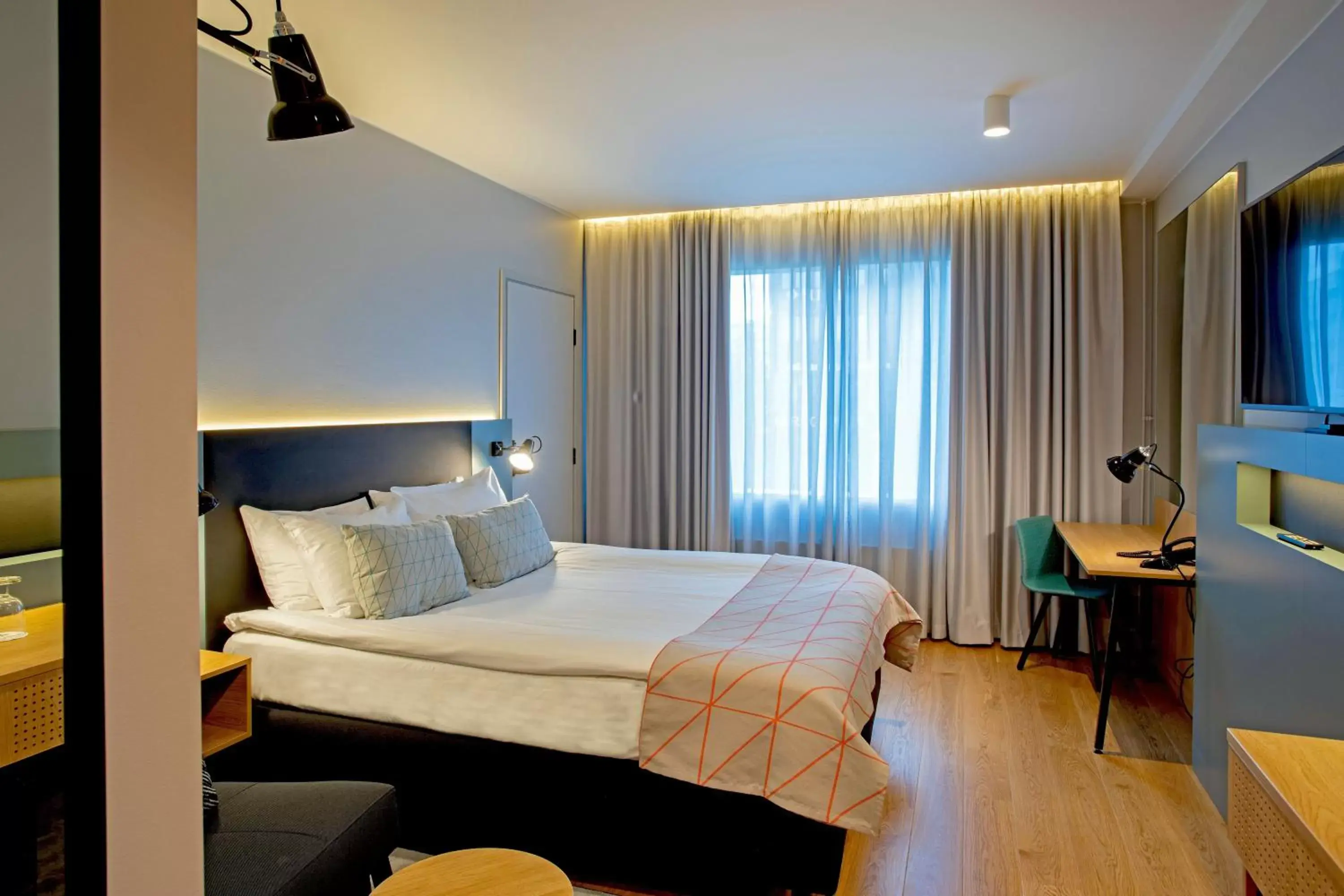 Photo of the whole room, Bed in Holiday Inn Helsinki - Expo, an IHG Hotel