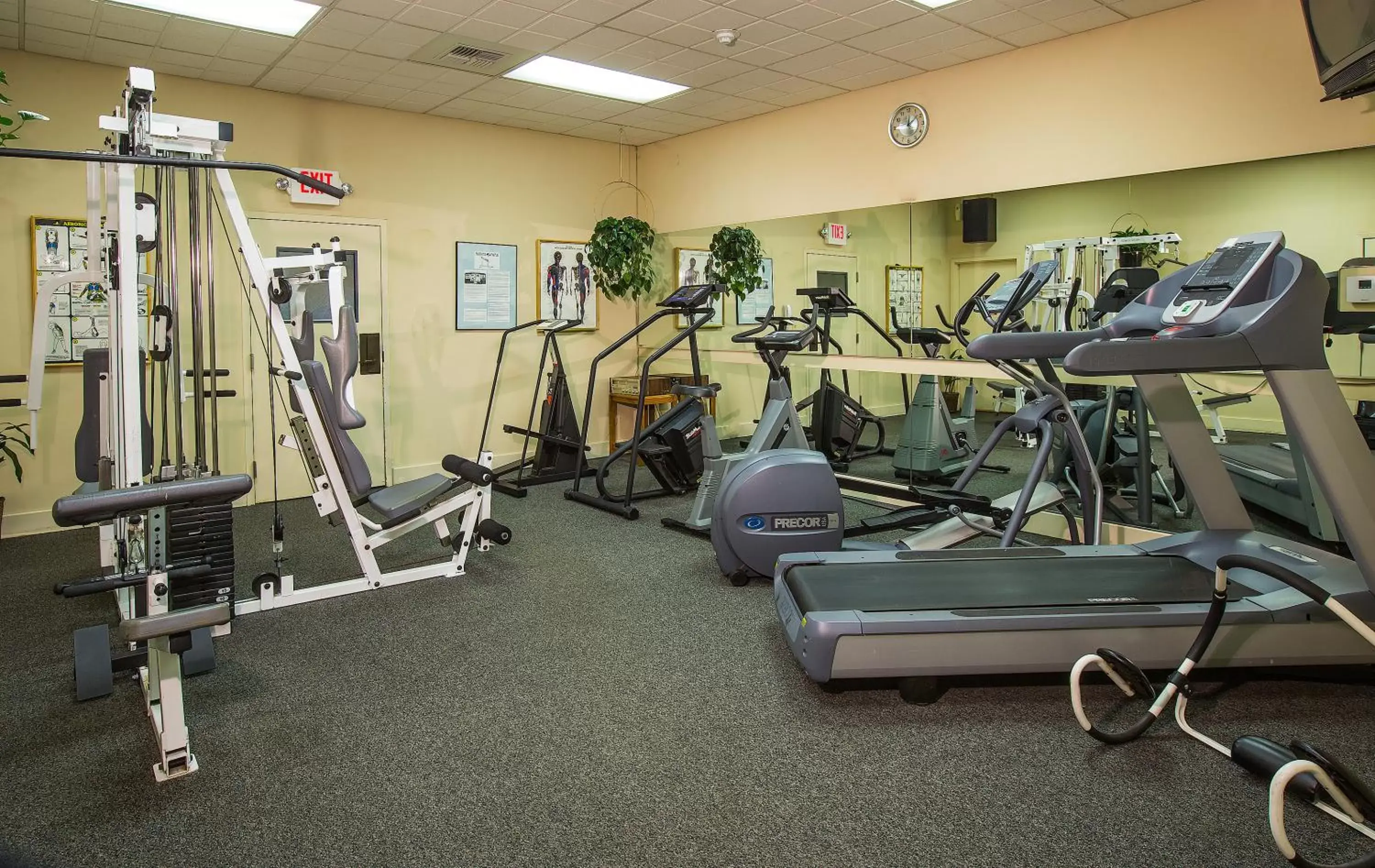 Fitness centre/facilities, Fitness Center/Facilities in Coast Inn at Lake Hood