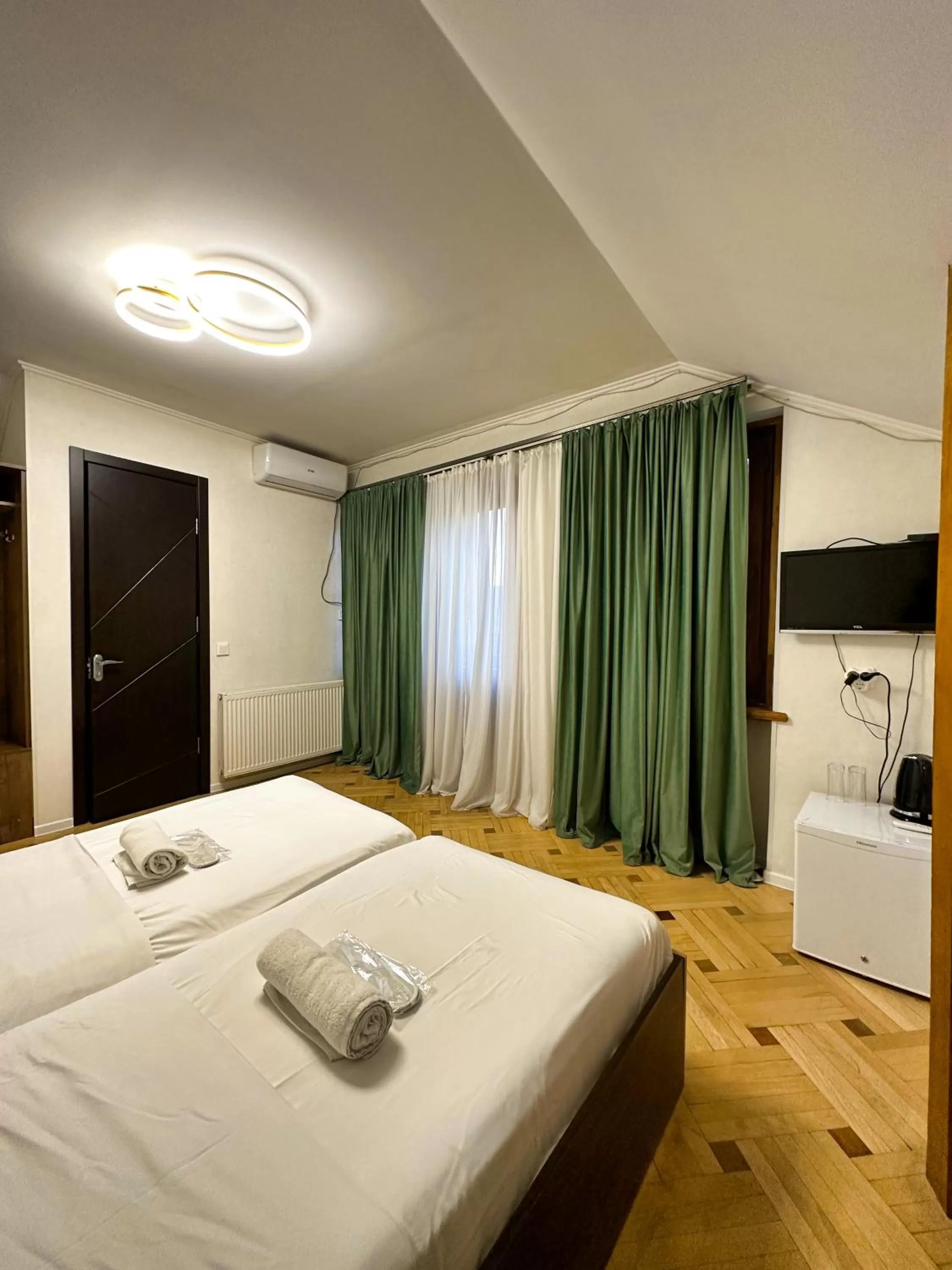 Bedroom, Bed in Metekhi View Hotel