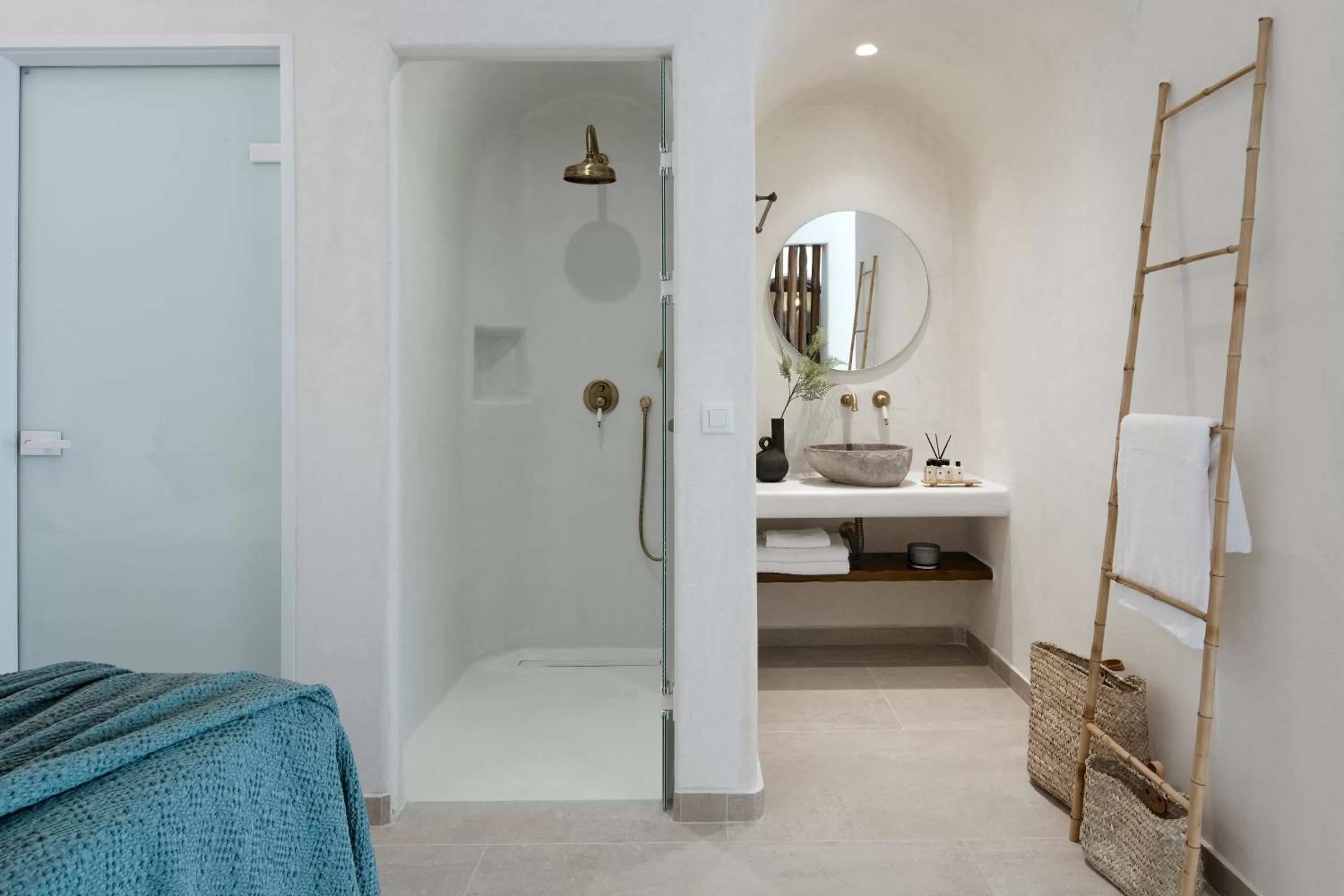 Bathroom, Bed in Winery Hotel 1870