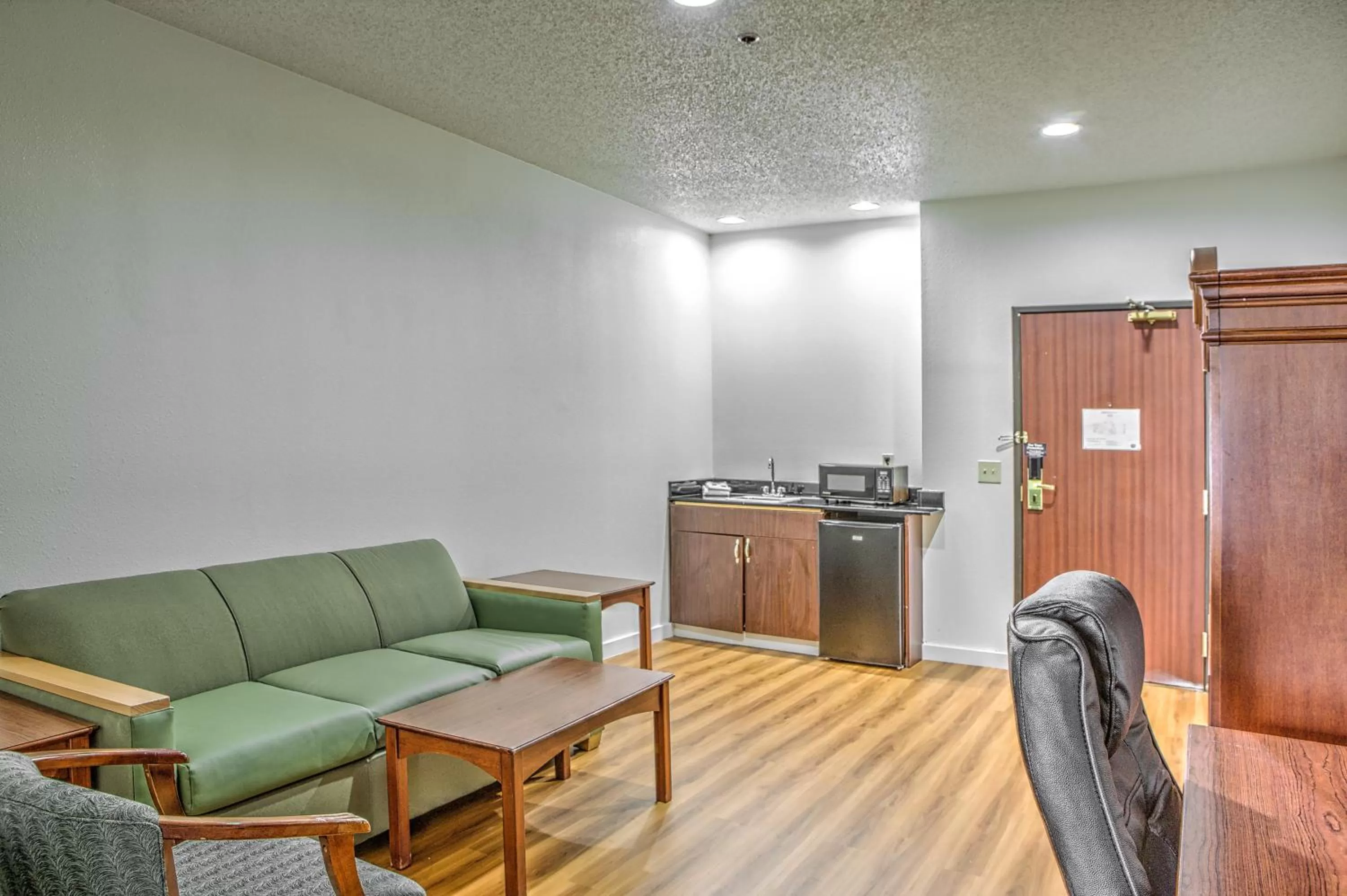 Bedroom in Motel 6-Dallas, TX - Northwest