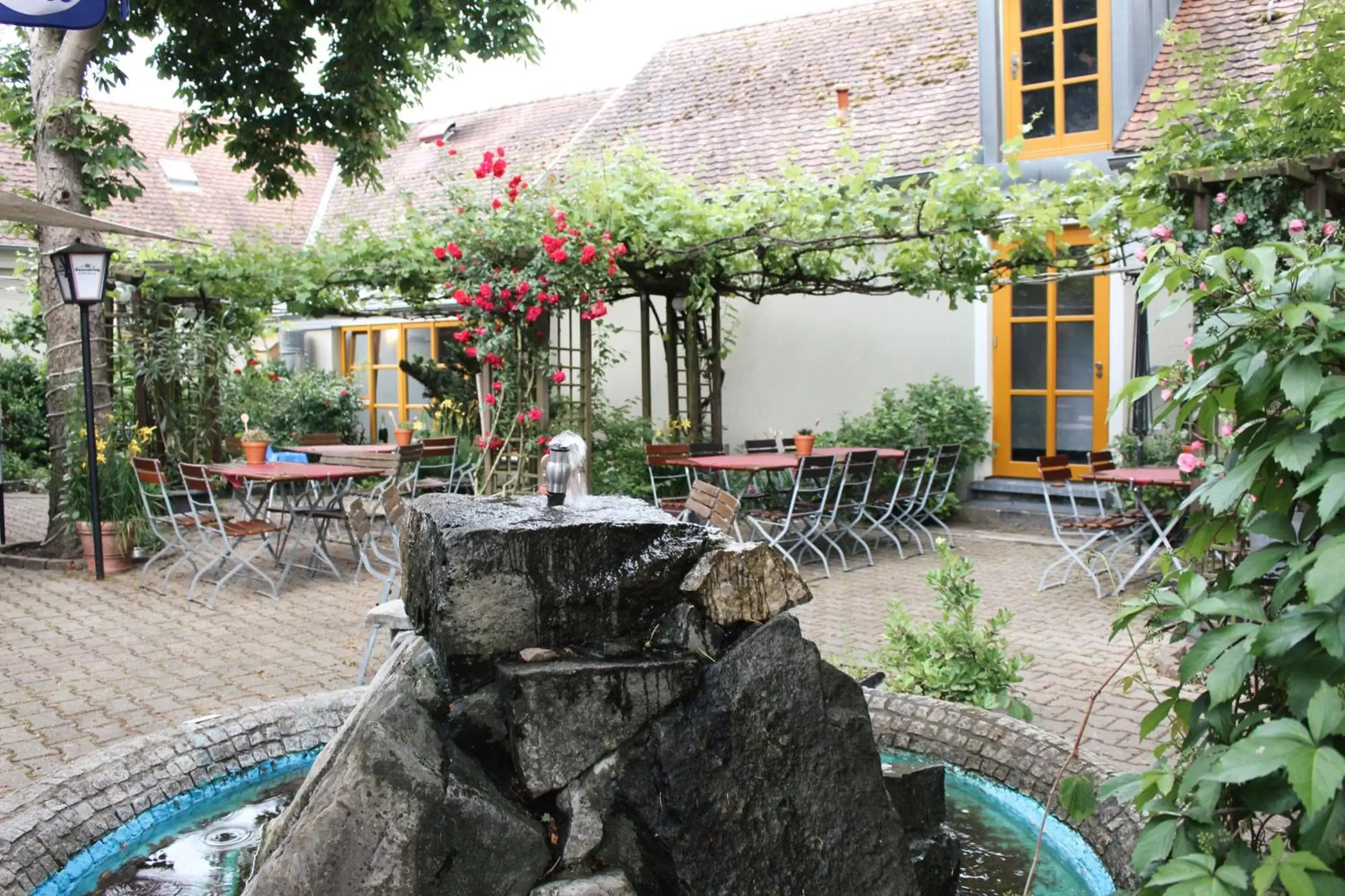 Restaurant/places to eat in Akzent Hotel Franziskaner