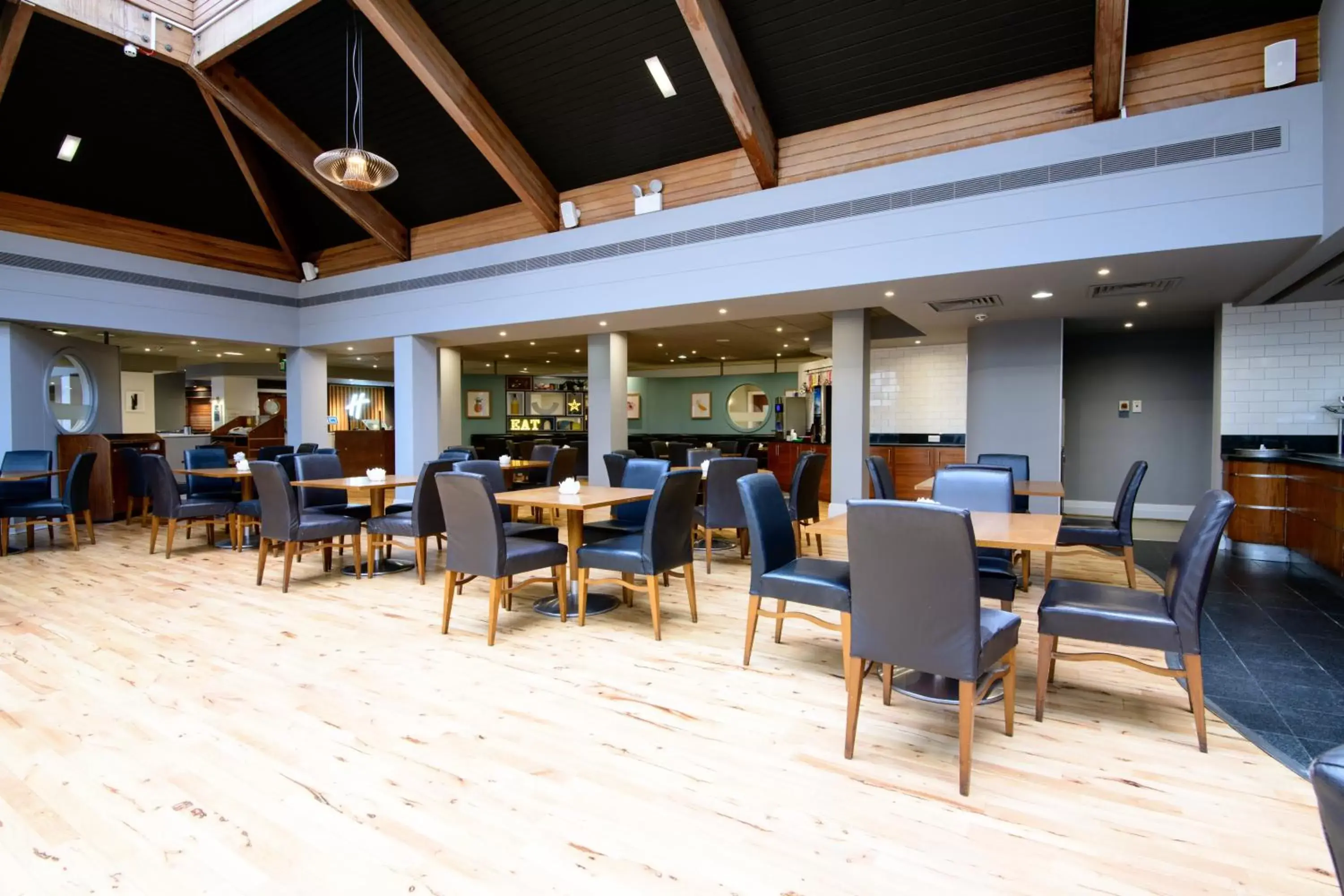 Lounge or bar in Holiday Inn Bolton Centre by IHG Lounge or bar in Holiday Inn Bolton Centre by IHG