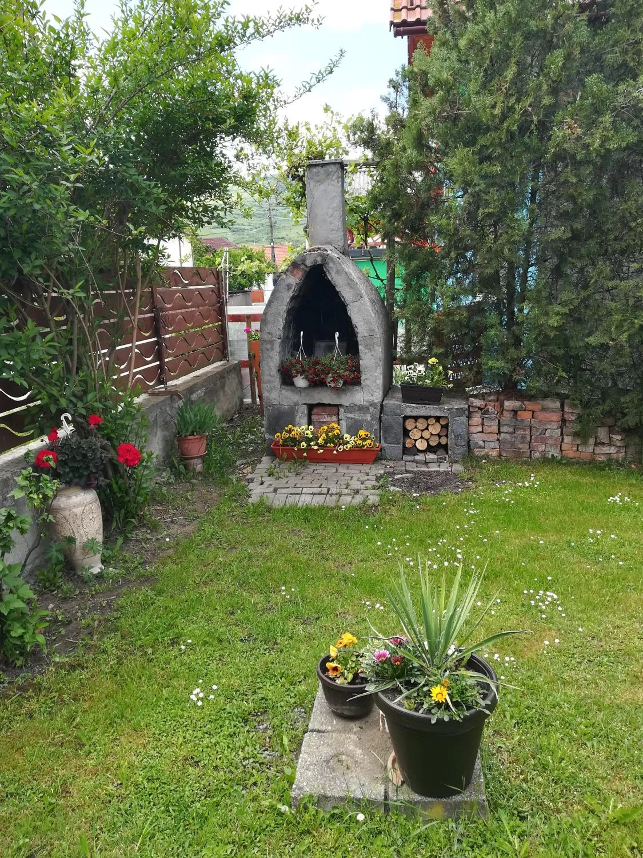 Garden view, BBQ Facilities in Nárcisz B&B