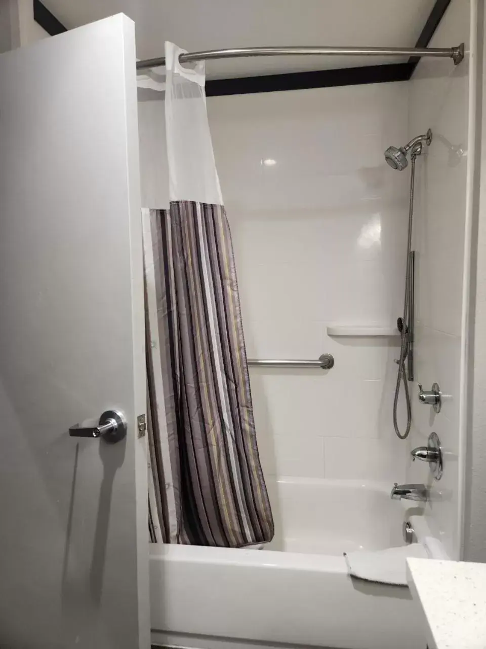 Shower, Bathroom in La Quinta by Wyndham Dallas Grand Prairie North