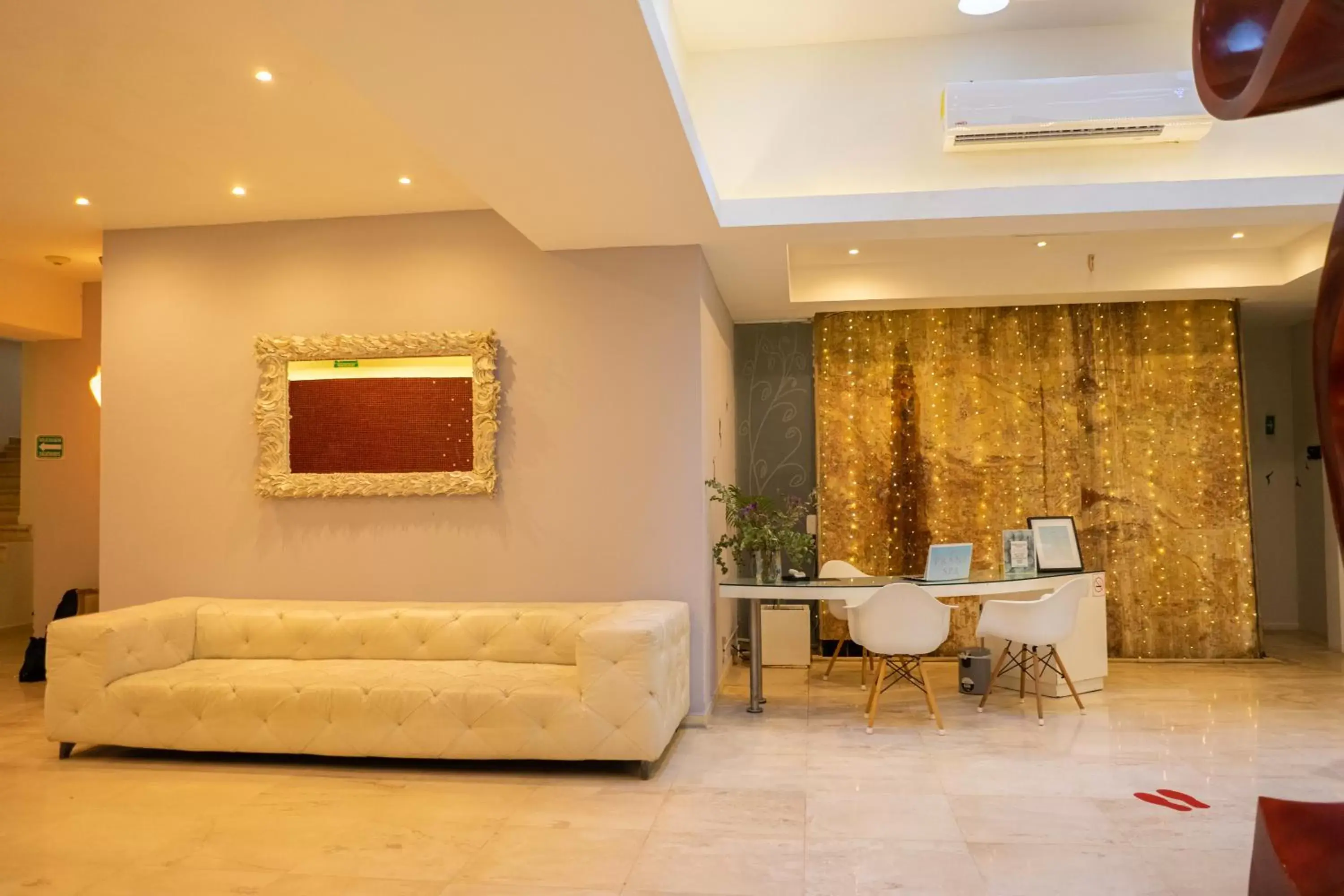 Lobby or reception, Seating Area in In Fashion Hotel & Spa