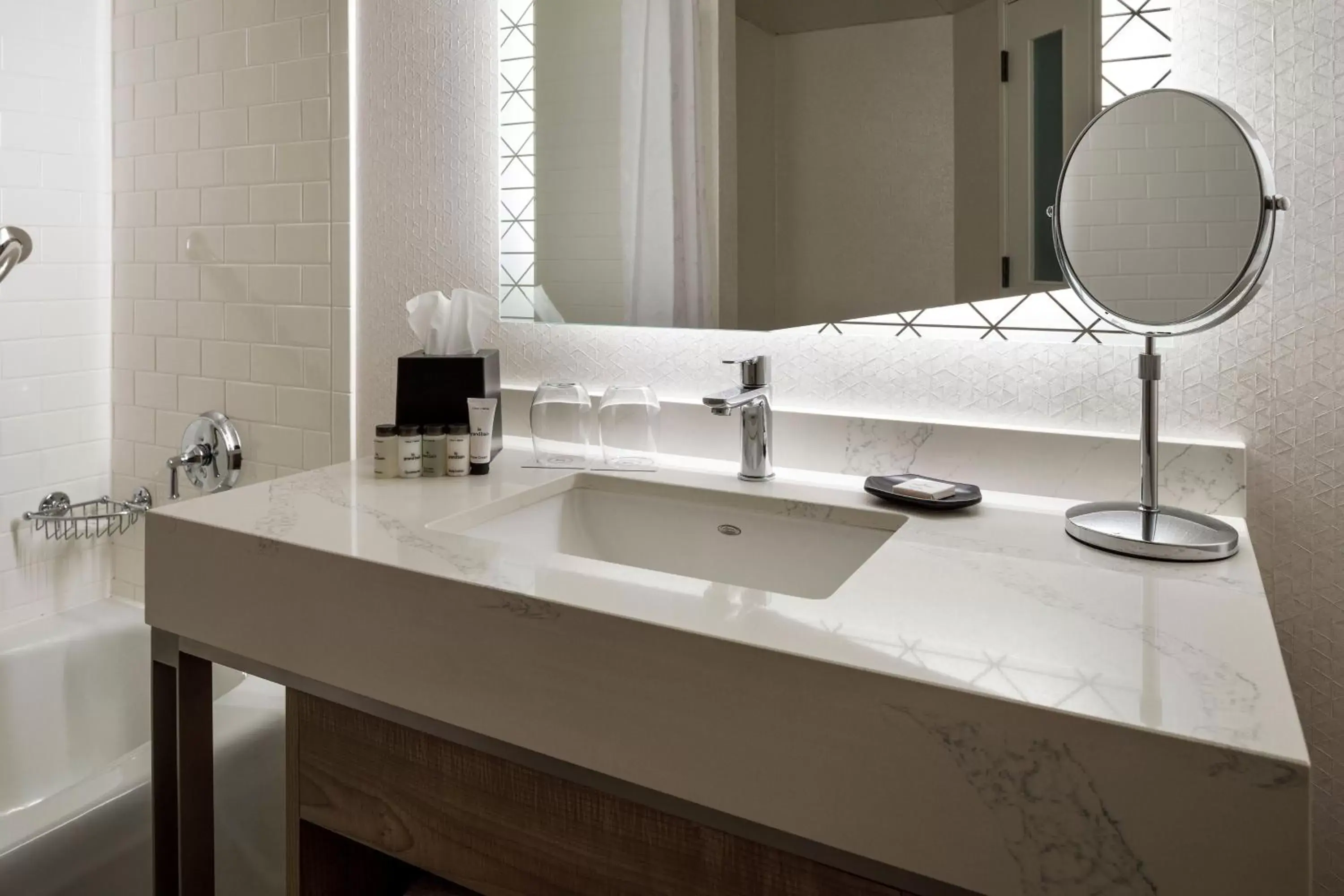 Photo of the whole room, Bathroom in Sheraton Duluth Hotel