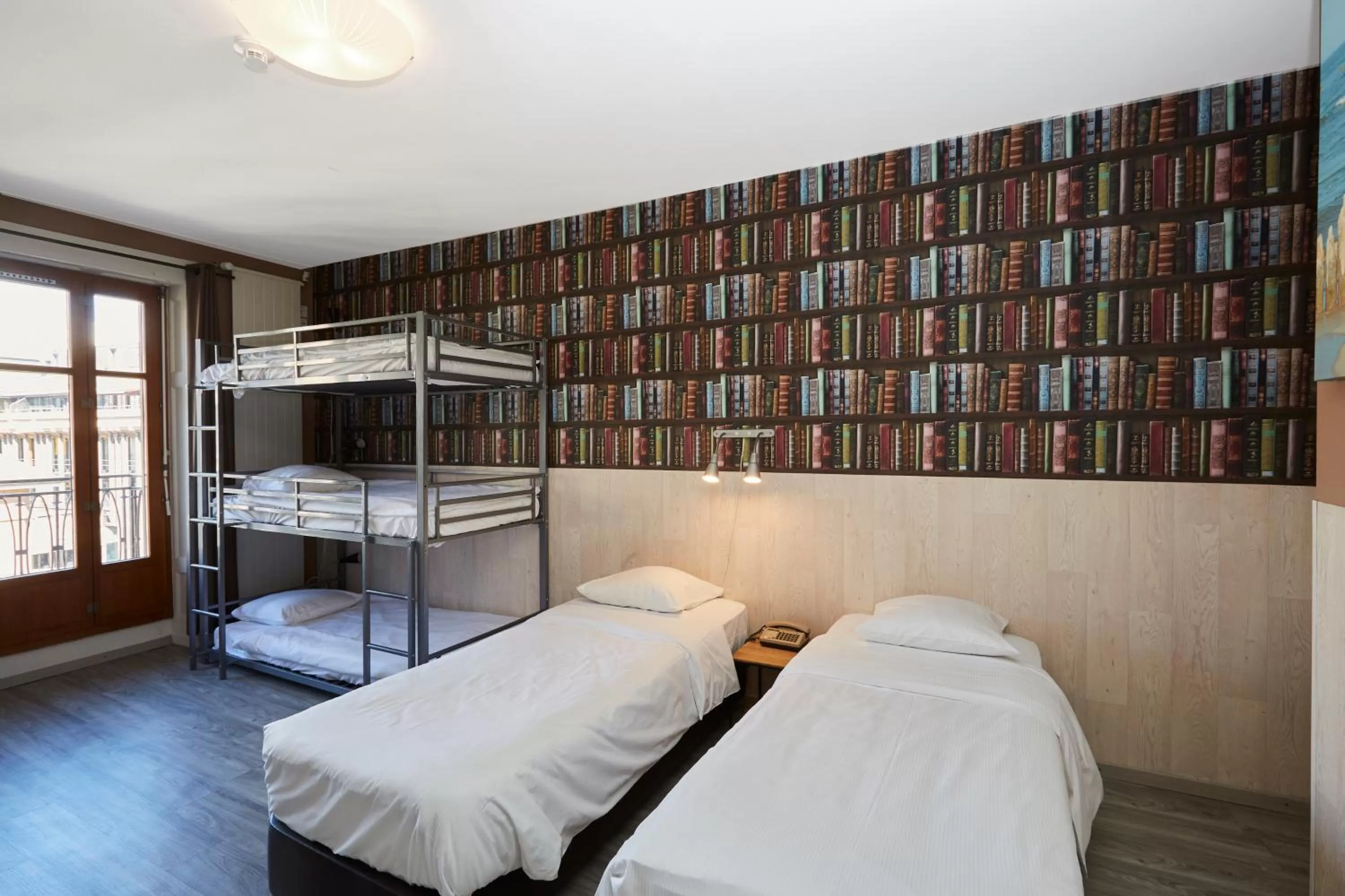 Photo of the whole room, Bed in Hotel Central