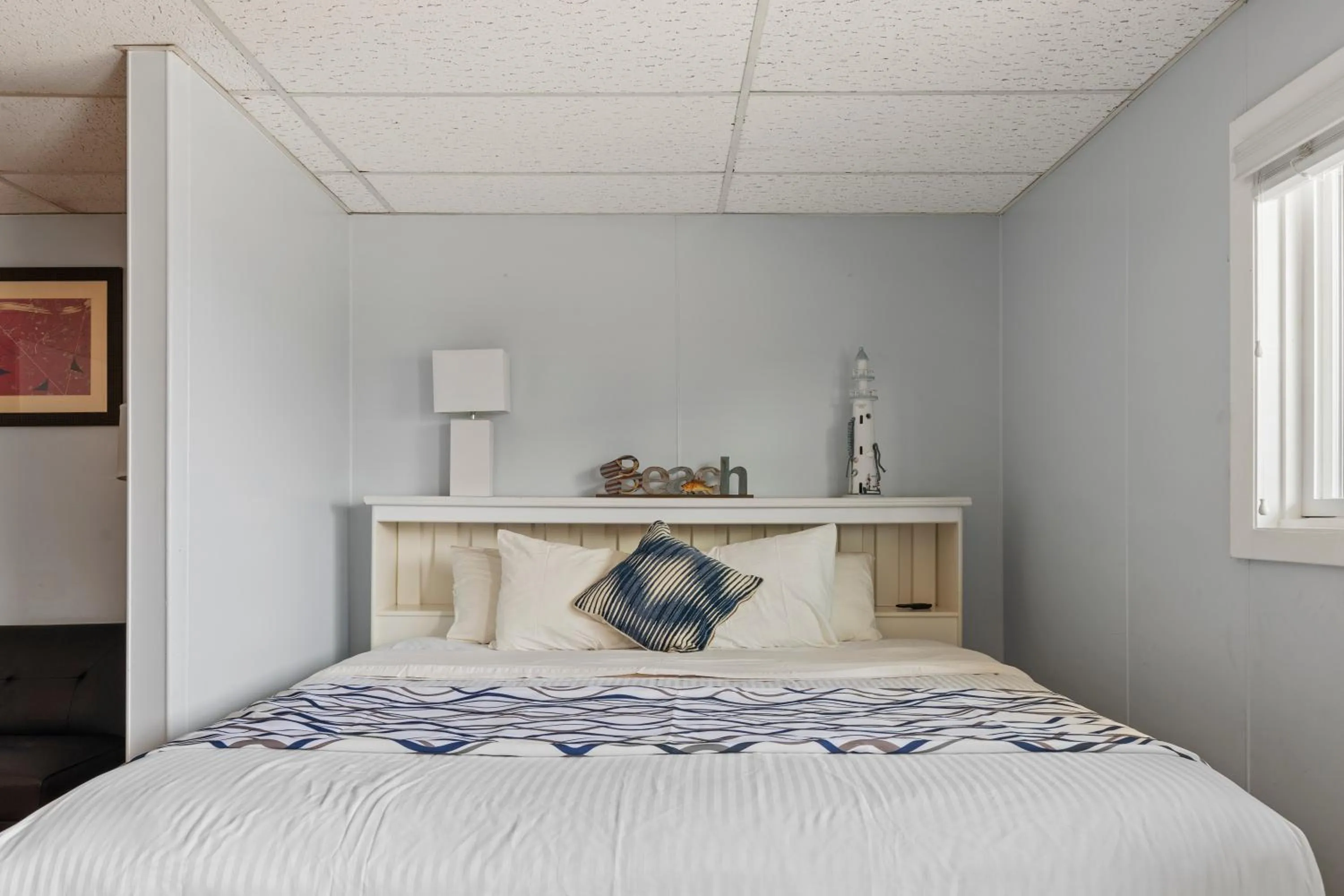 Bed in Mt Royal Motel