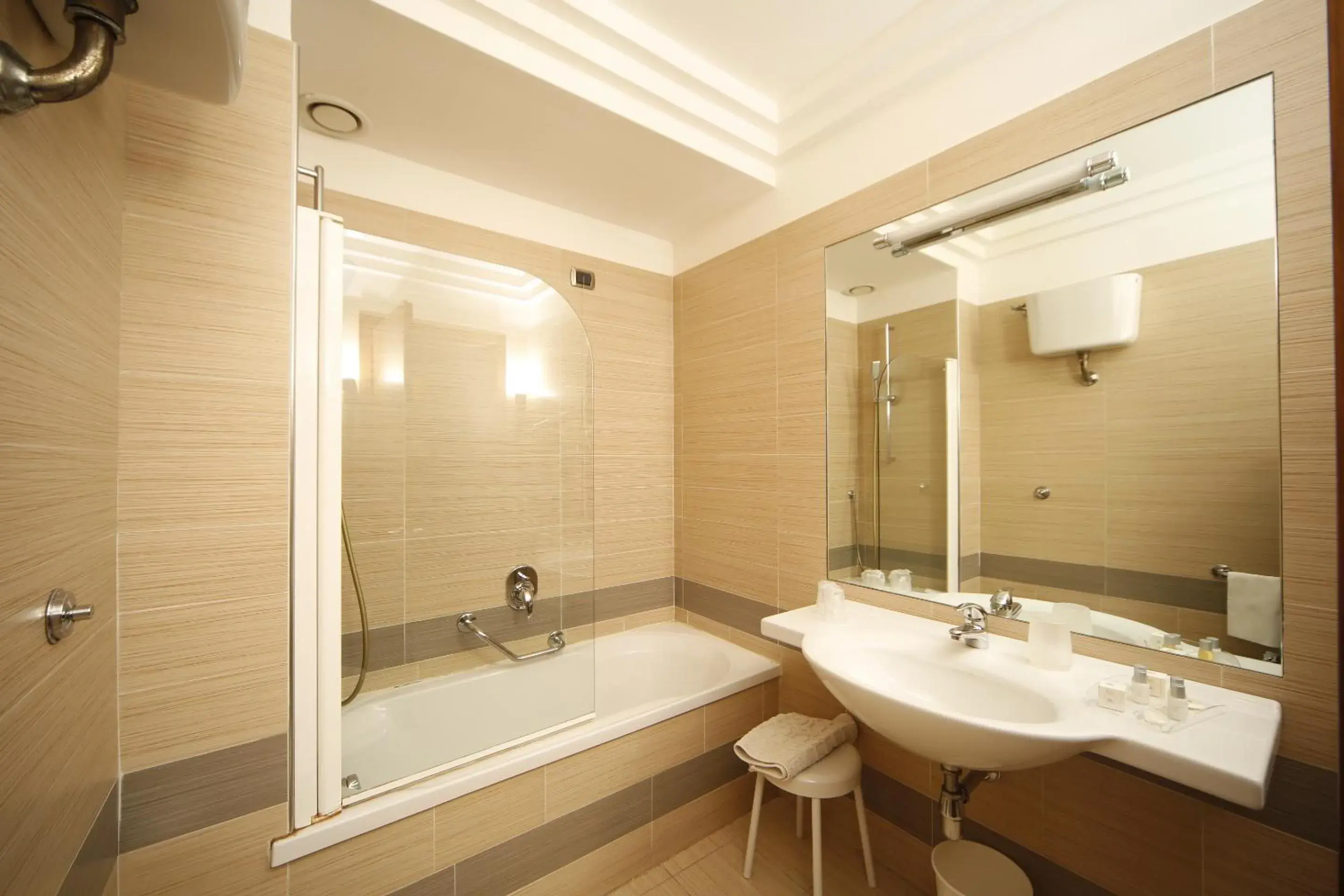 Bathroom in Suites & Residence Hotel