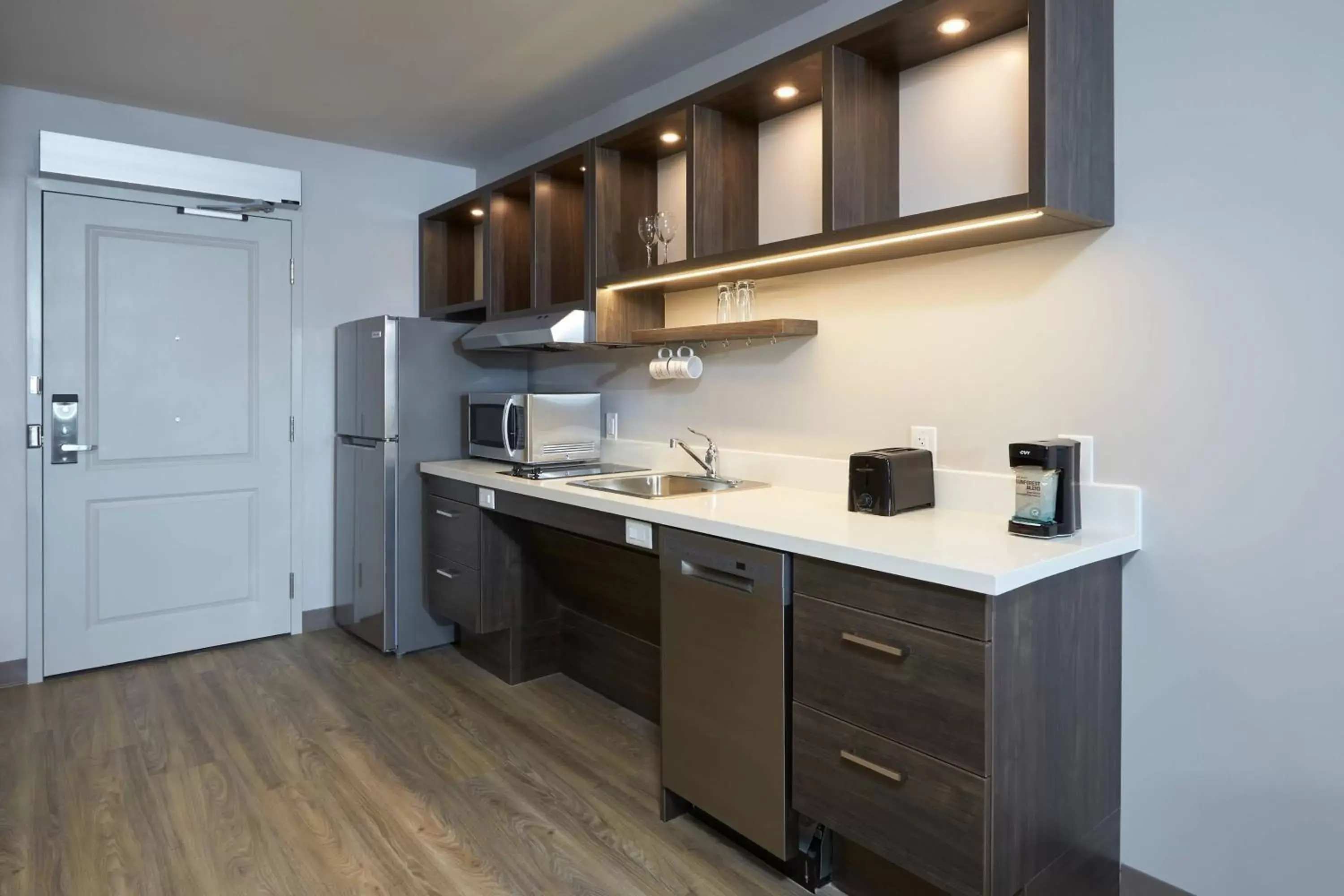 Kitchen or kitchenette, Kitchen/Kitchenette in TownePlace Suites by Marriott Hamilton