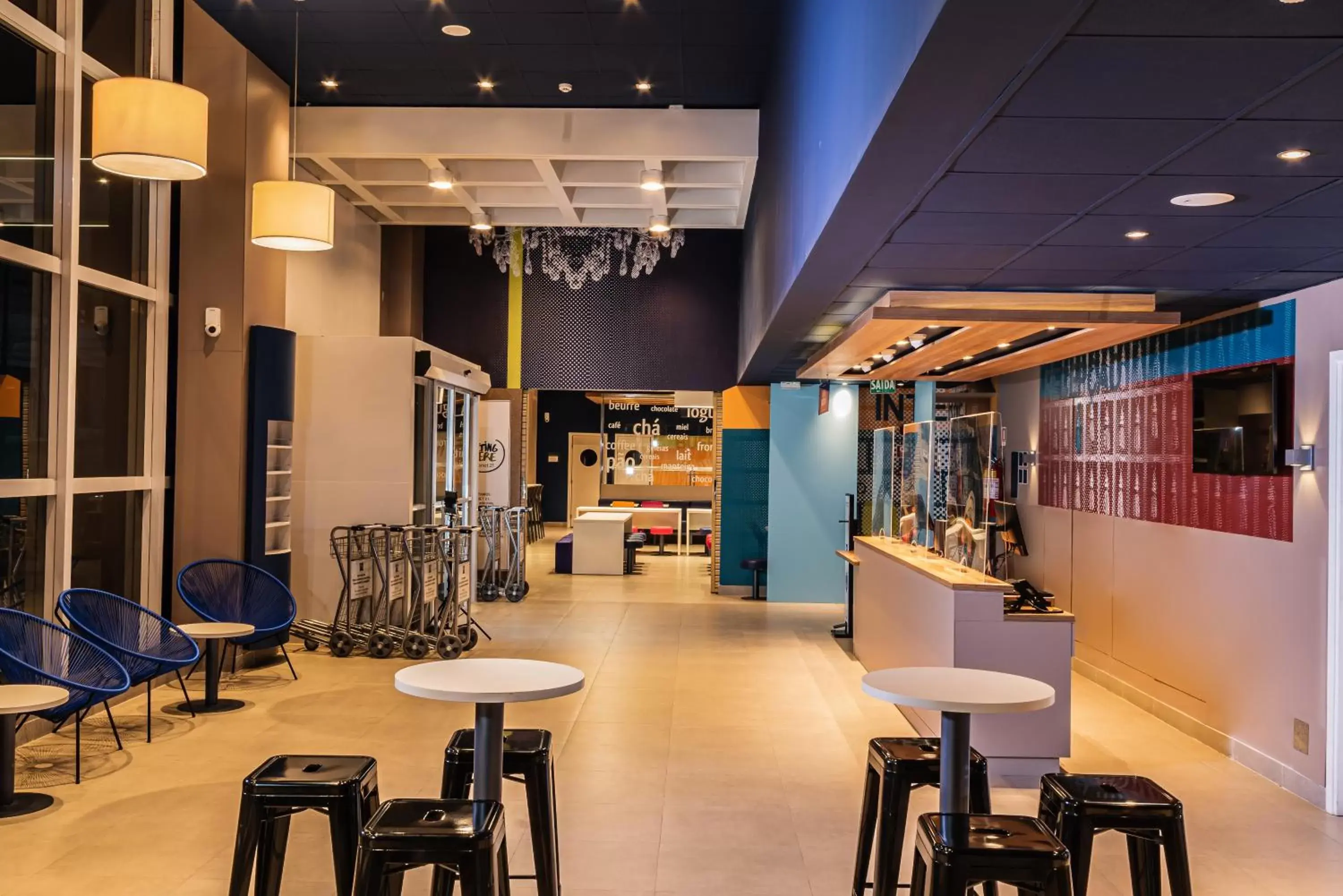 Lobby or reception, Lounge/Bar in Ibis Budget Fortaleza Praia de Iracema