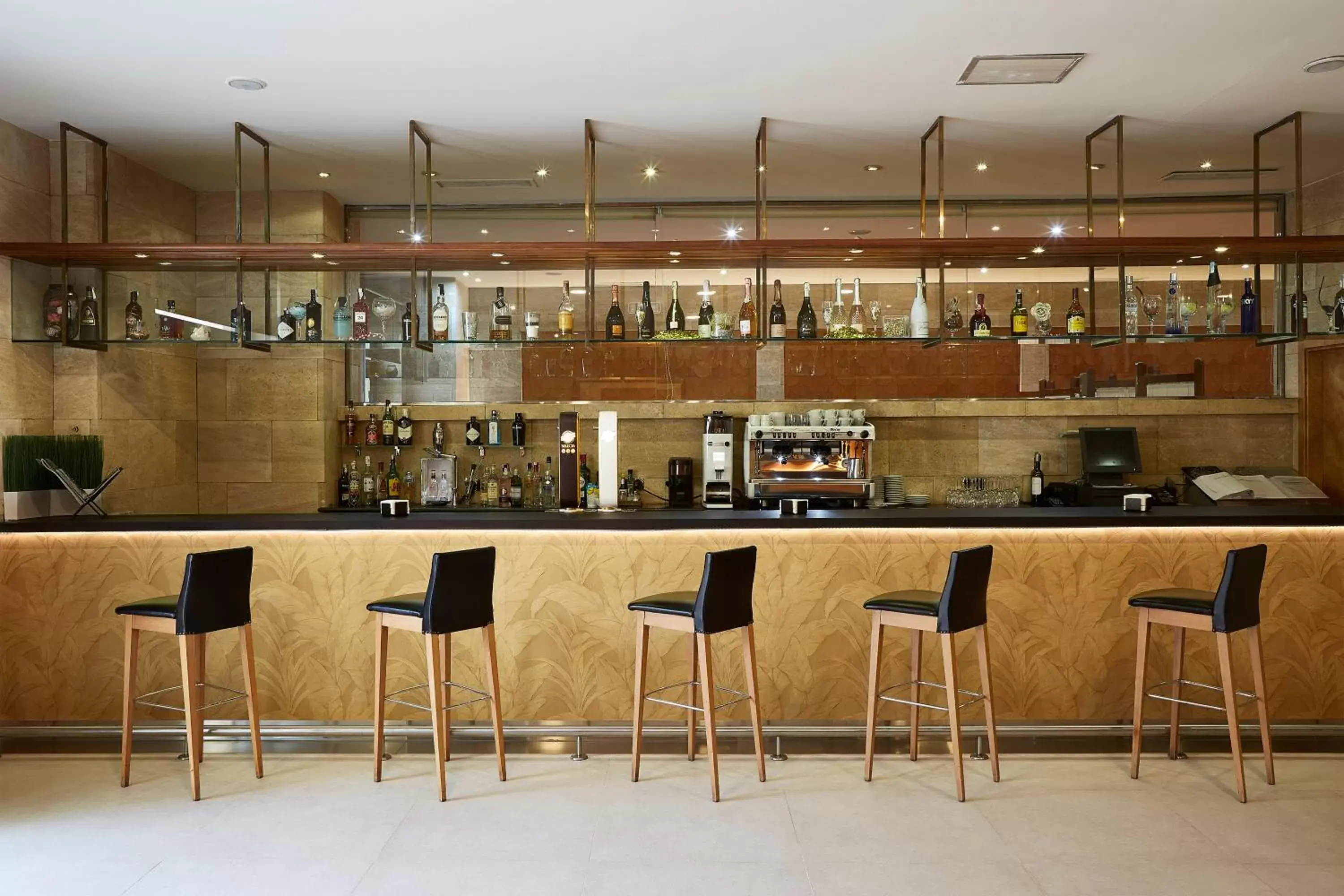 Lounge or bar in Abba Fonseca Lounge or bar in Abba Fonseca