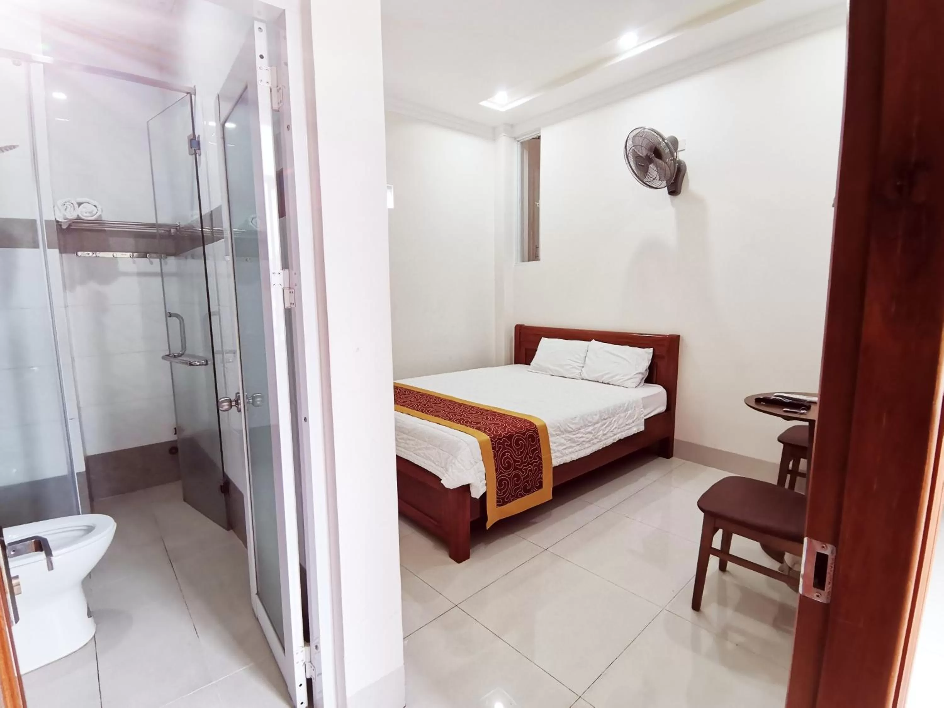 Photo of the whole room, Bed in An Ngân Phú Hotel