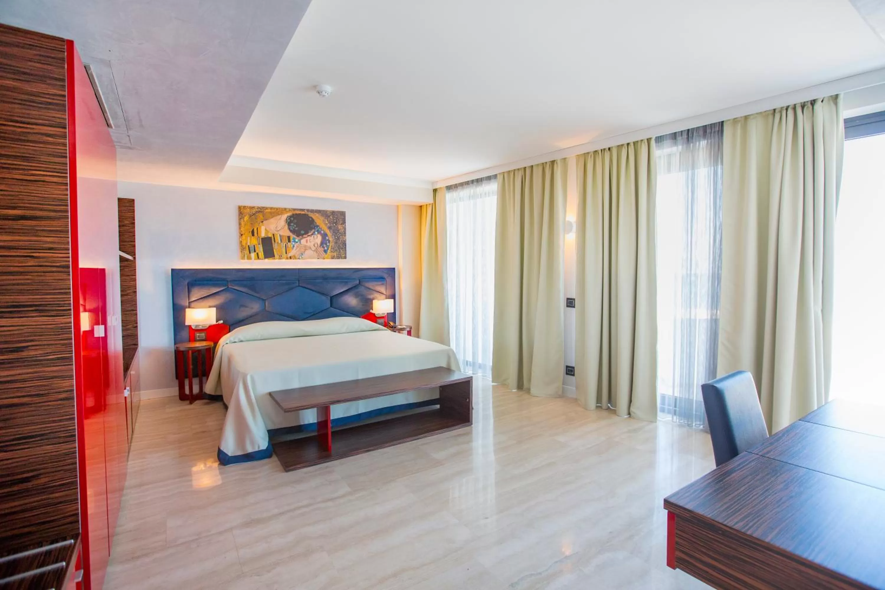 Bed in Victoria Palace Cefalù