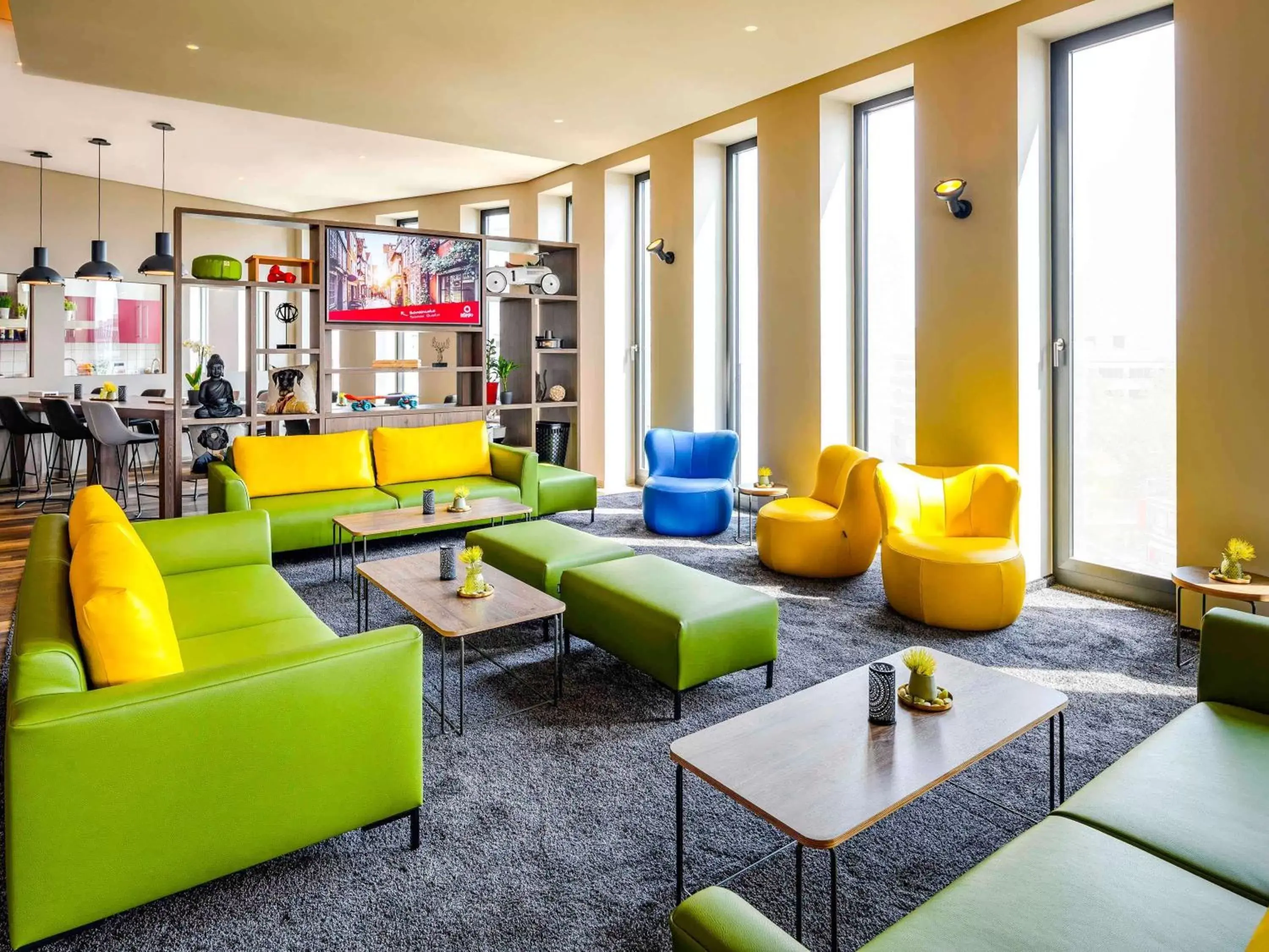 Lounge or bar, Lobby/Reception in Aparthotel Adagio Bremen City