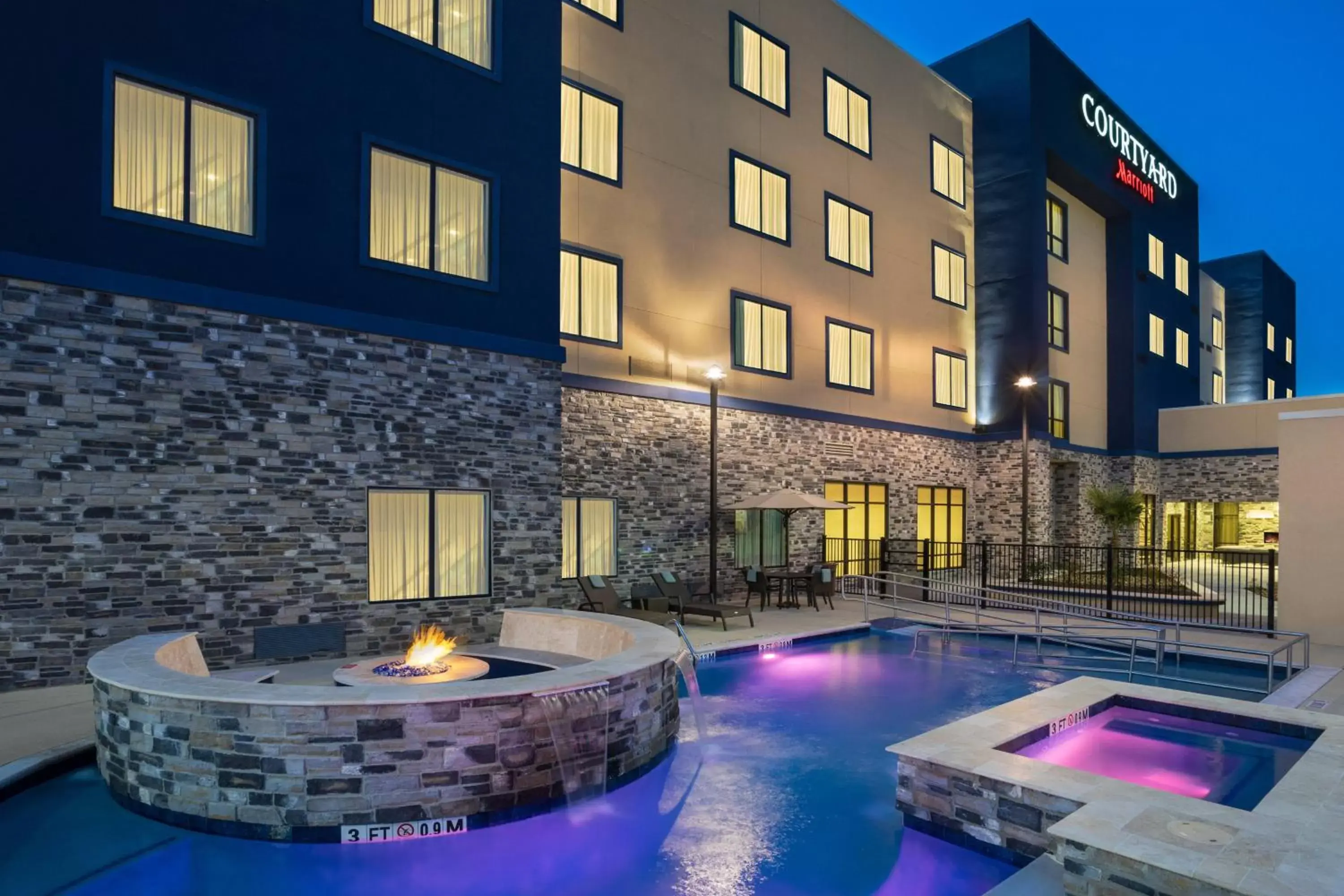 Swimming Pool in Courtyard by Marriott Houston Katy Mills