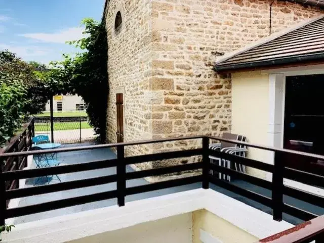 Balcony/Terrace in Domaine de Vandenesse & Spa